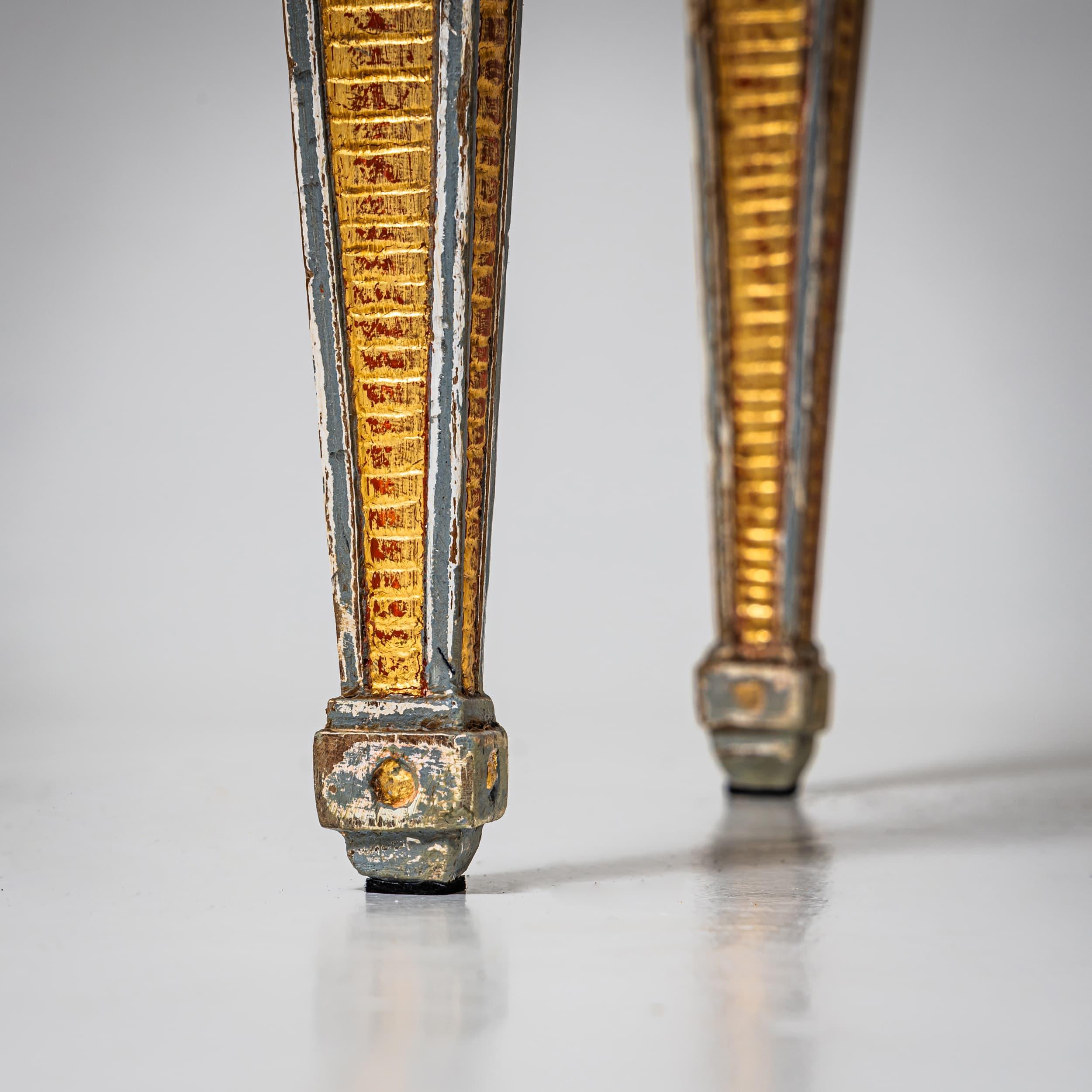 Luigi XVI Hand-Painted Louis XVI Chest of Drawers with Gilt Accents, Late 18th Century in vendita