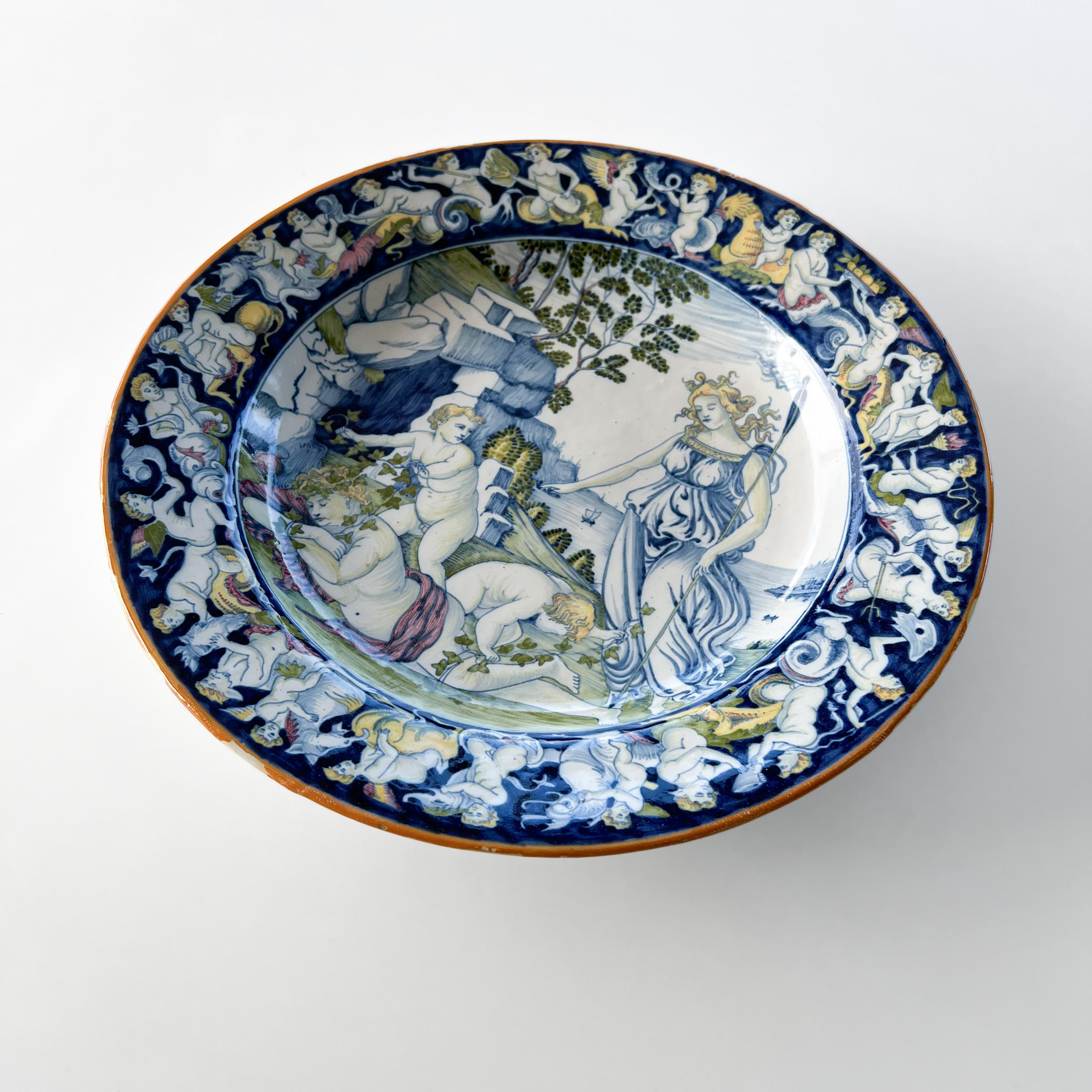 Renaissance Hand painted majolica platter in the style of Jacopo Schiavon di Cafaggiolo For Sale