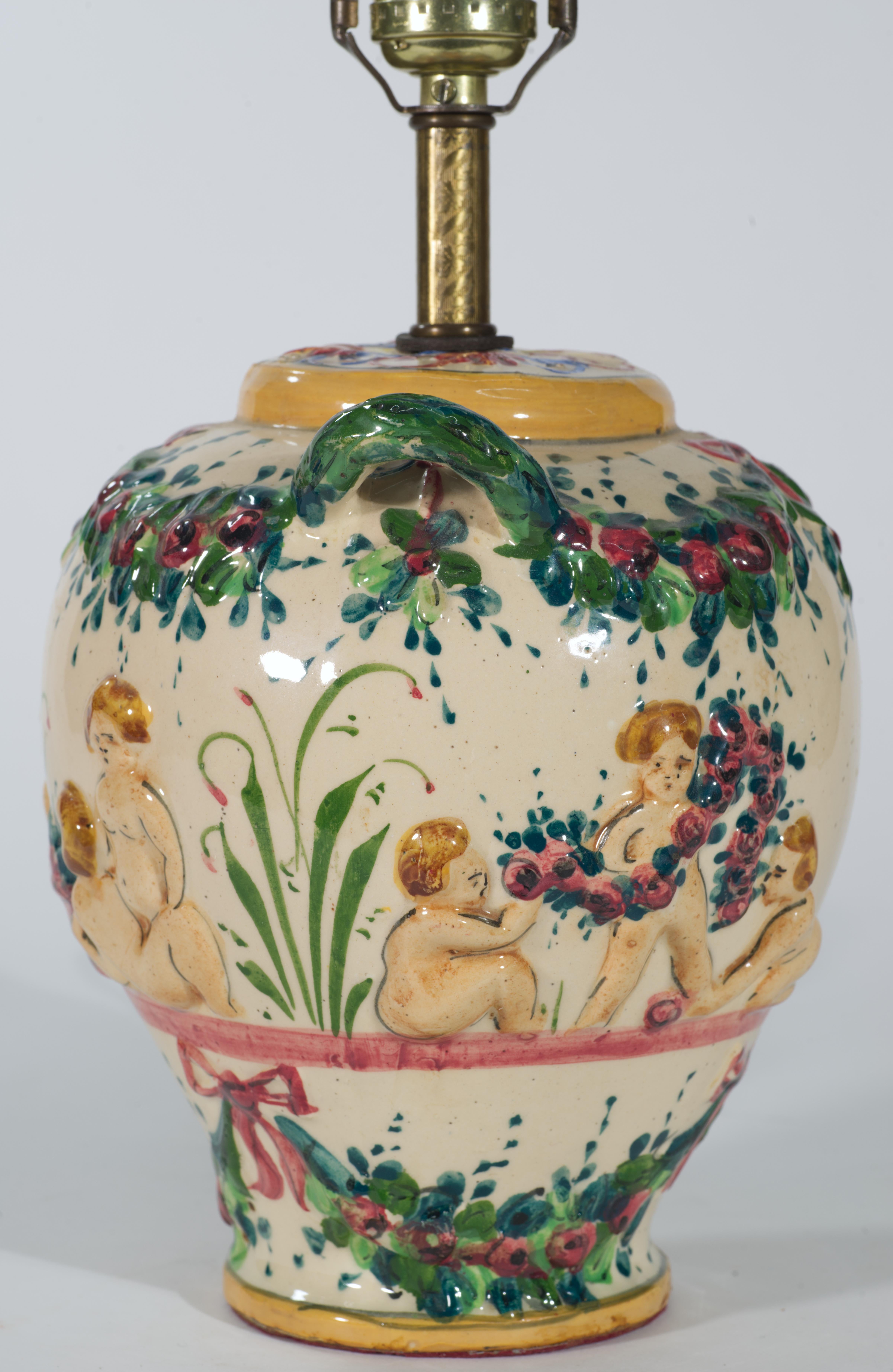 Smaltato Lampada da tavolo in maiolica dipinta a mano con maniglie, Italia anni '40 - '60 in vendita