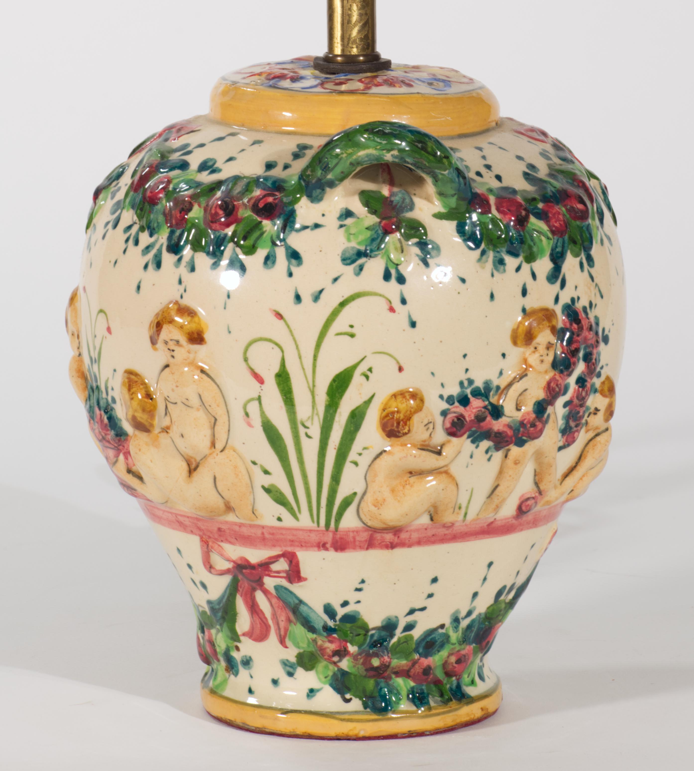 Lampada da tavolo in maiolica dipinta a mano con maniglie, Italia anni '40 - '60 In condizioni buone in vendita a Clifton Springs, NY