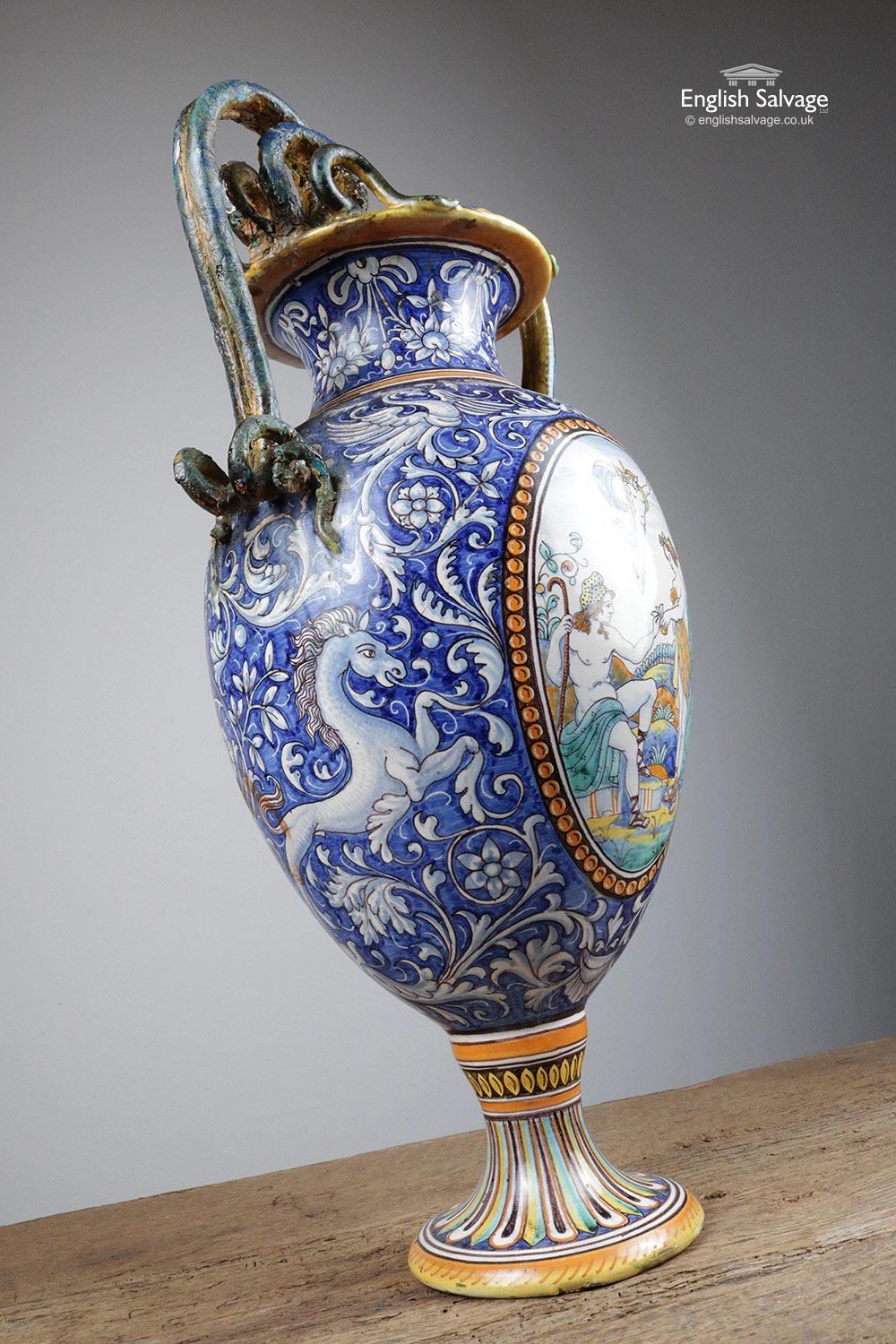 Hand Painted Majolica Vase with Serpents, 19th Century In Good Condition For Sale In London, GB