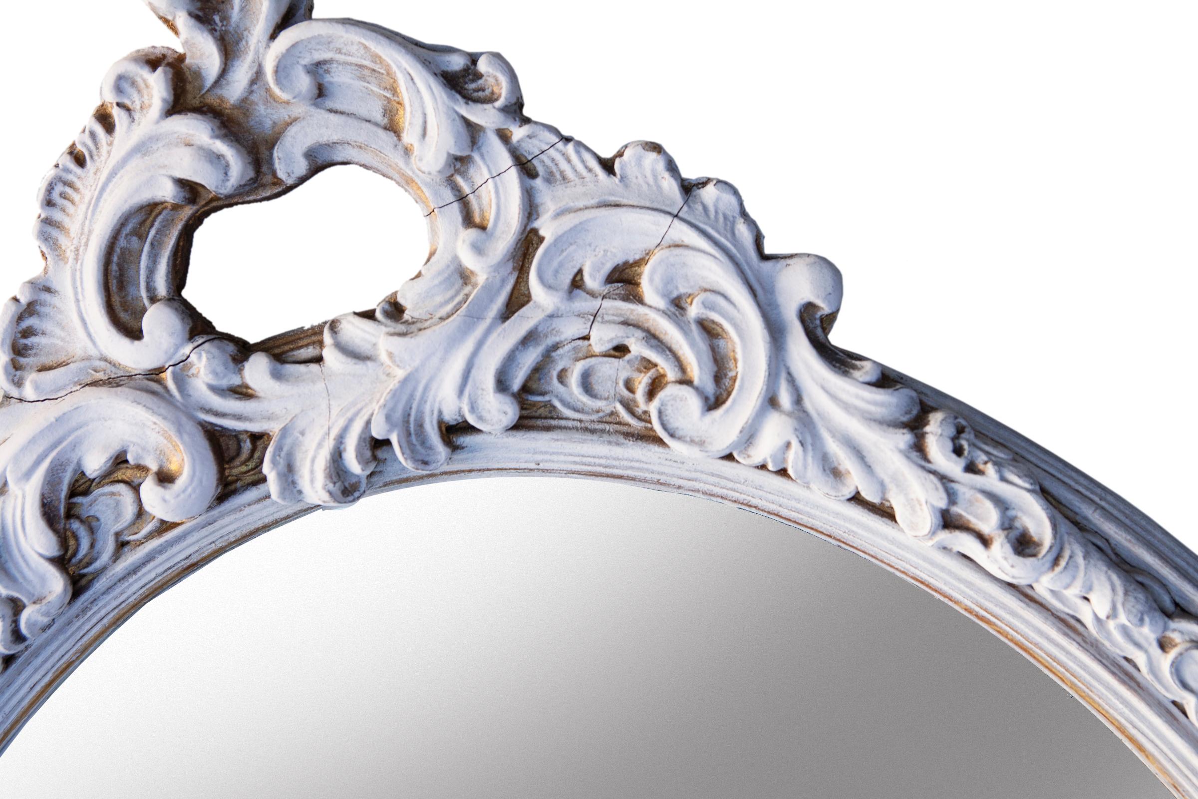 Miroir ovale encadré peint à la main en rose mauve/ Couronne décorative  Bon état - En vente à Malibu, CA