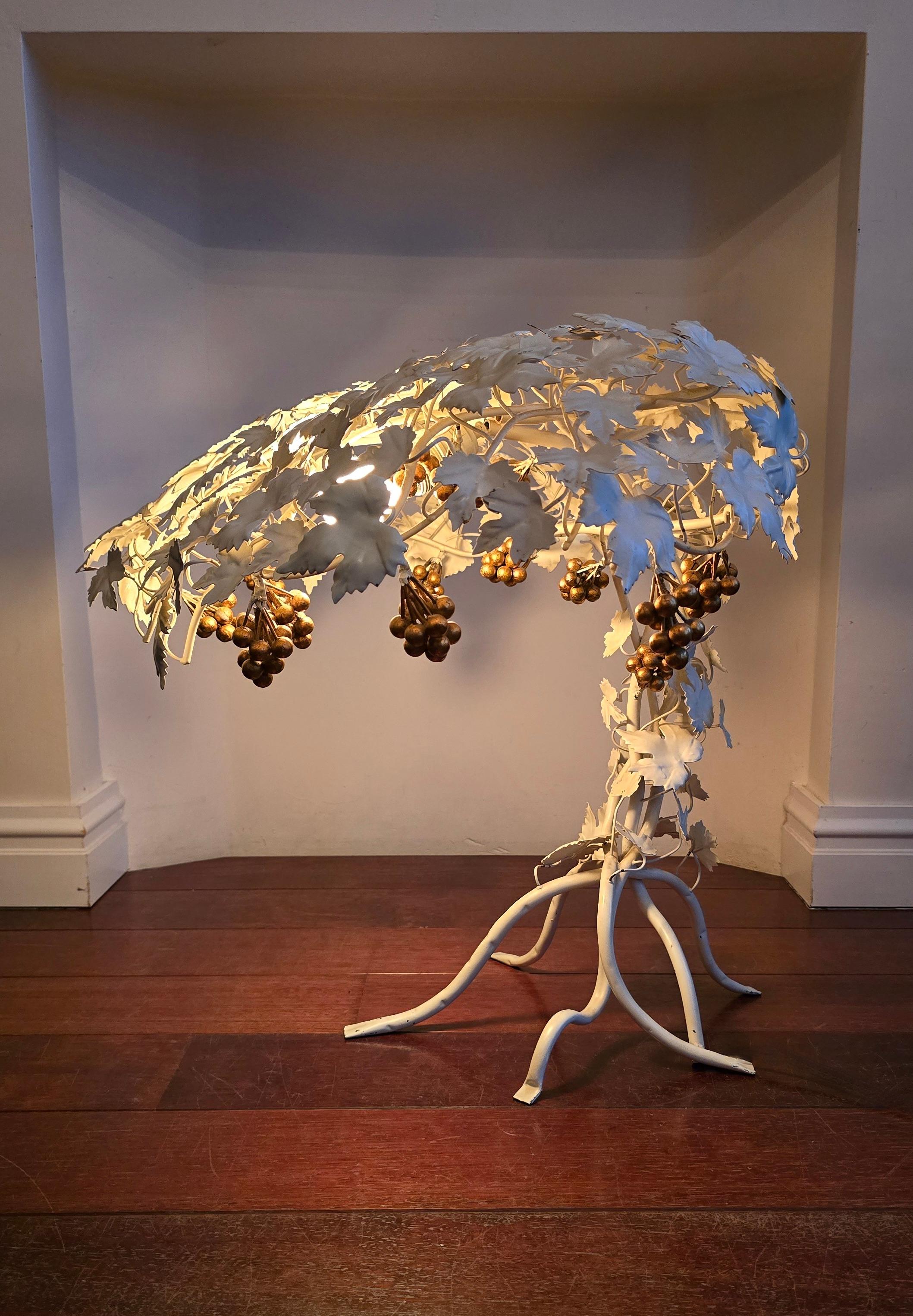 20th Century Hand-Painted Metal Grapevine Table Lamp in Hollywood Regency / Art Nouveau Style For Sale