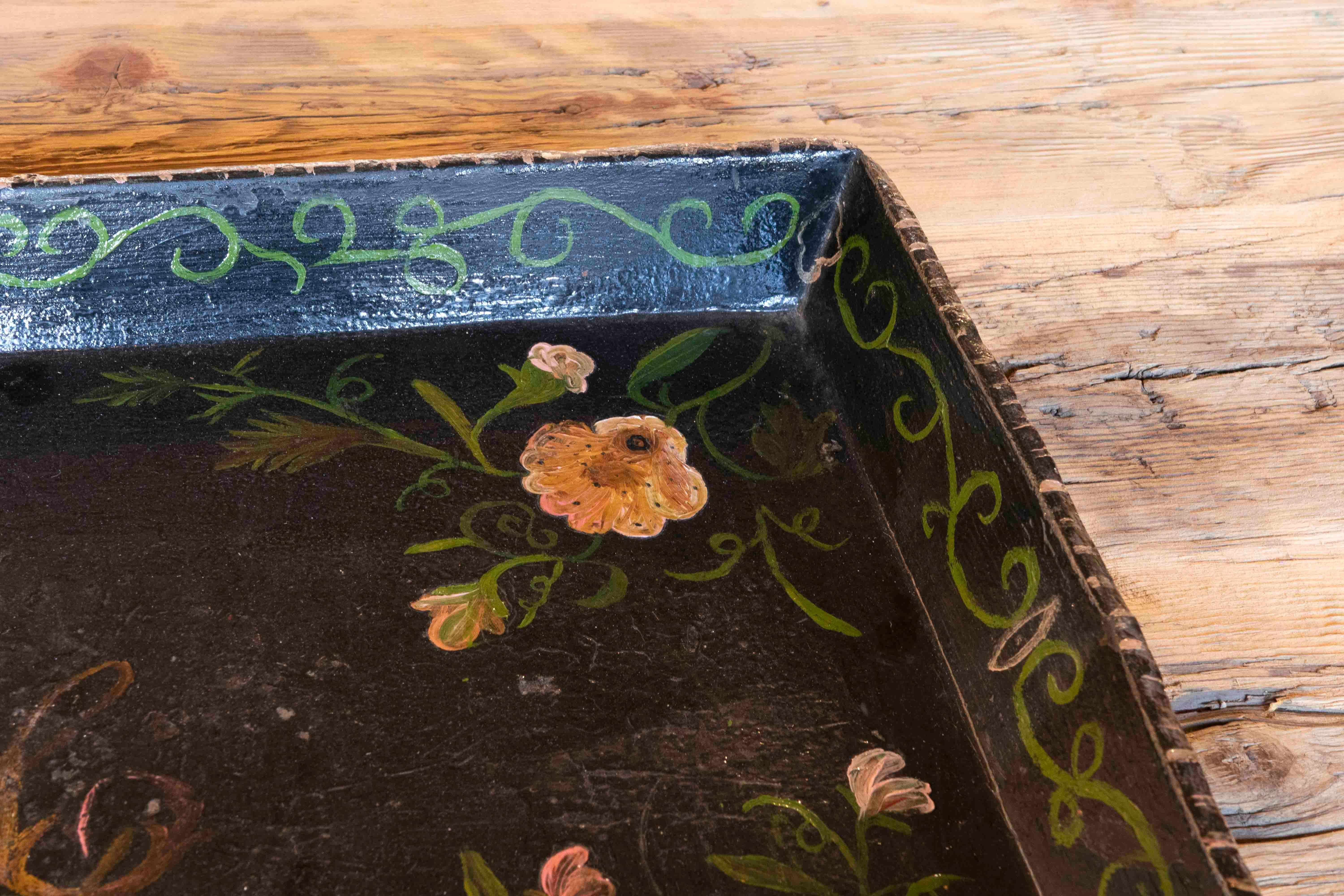 Hand-Painted Metal Tray in Black with Flower Decoration For Sale 3
