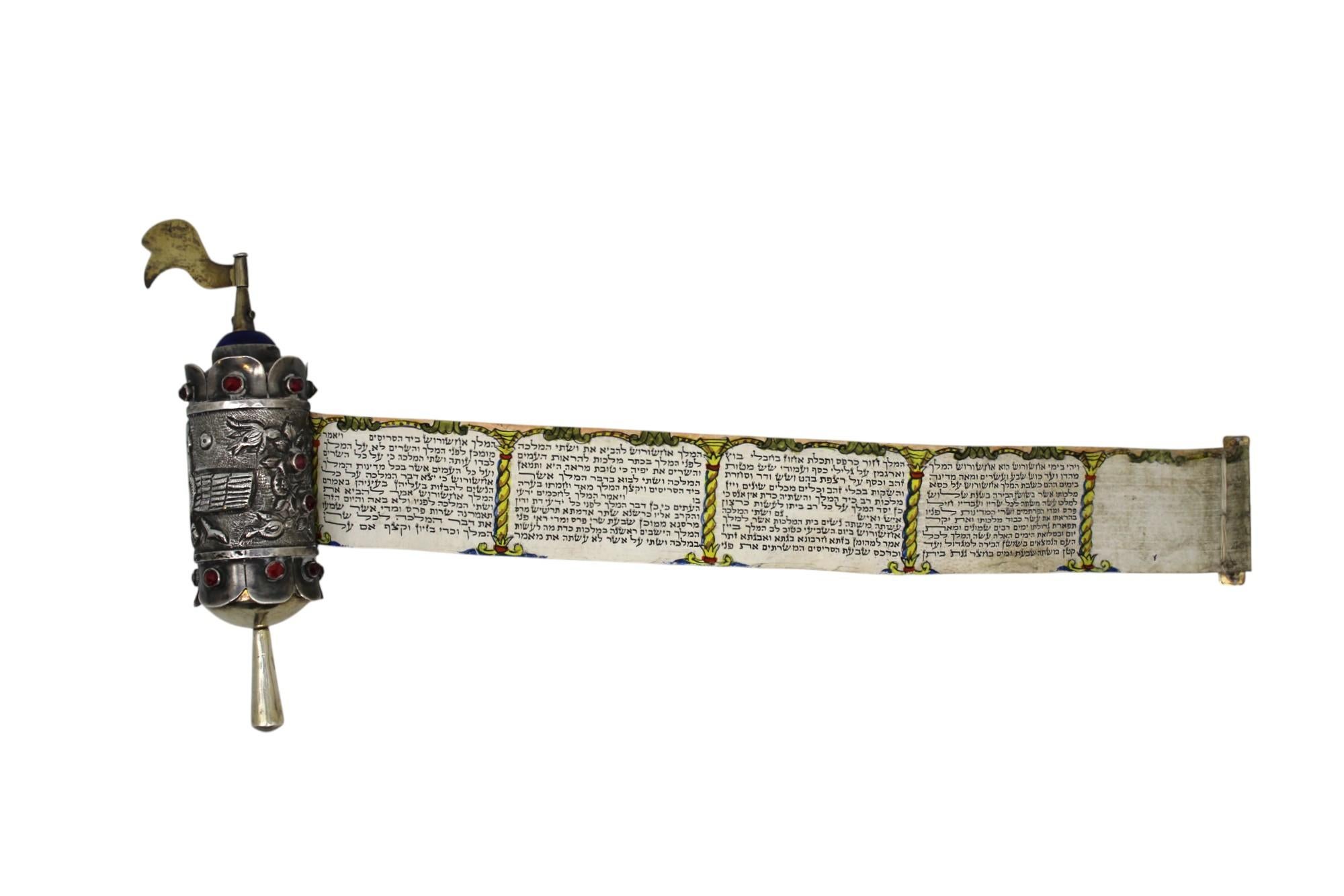 Argent Rouleau d'Esther miniature peint à la main, présenté dans un élégant coffret en argent en vente