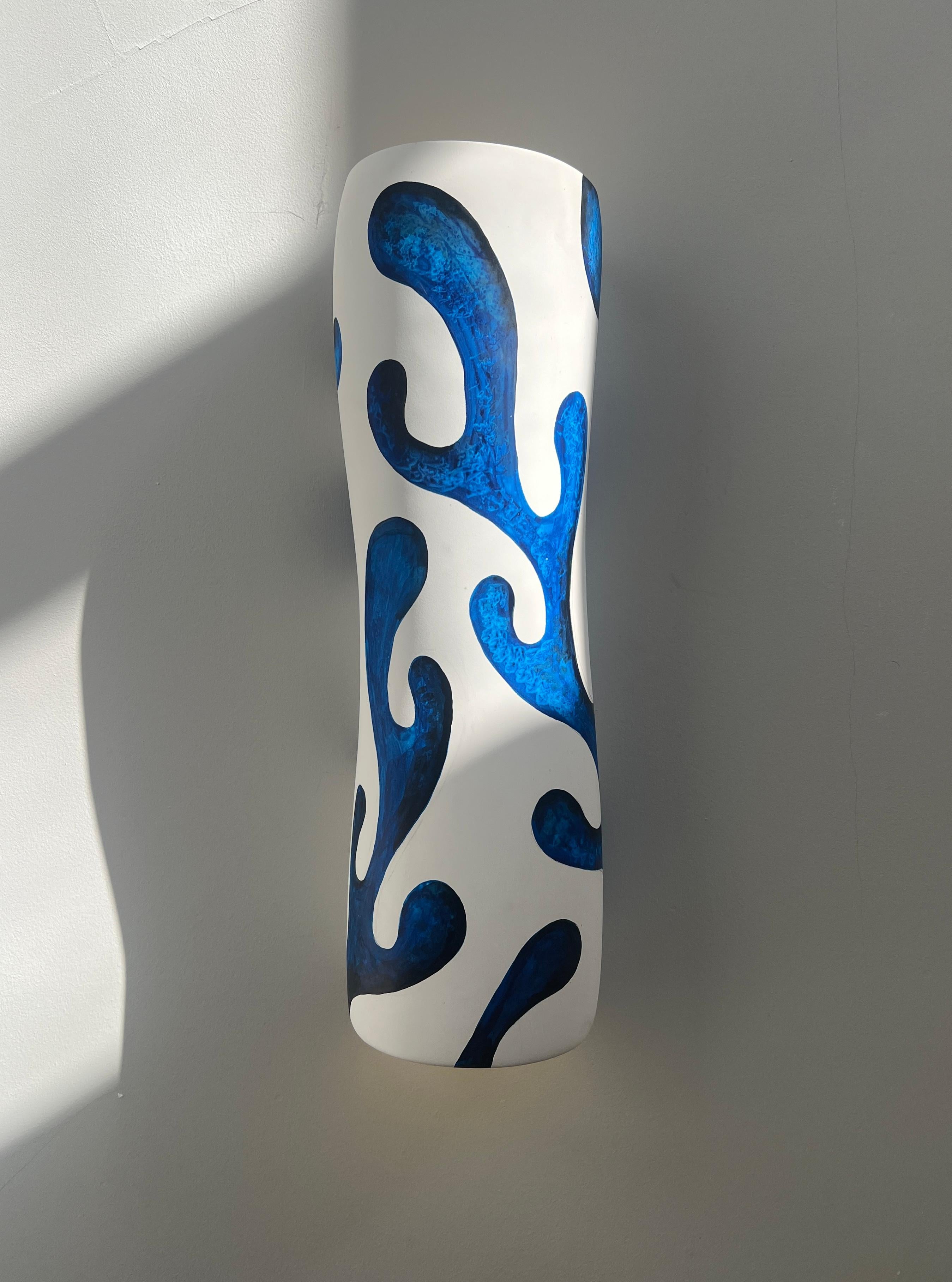Organico moderno Applique monumentale Serenity dipinta a mano, Hannah Woodhouse/homage Matisse in vendita