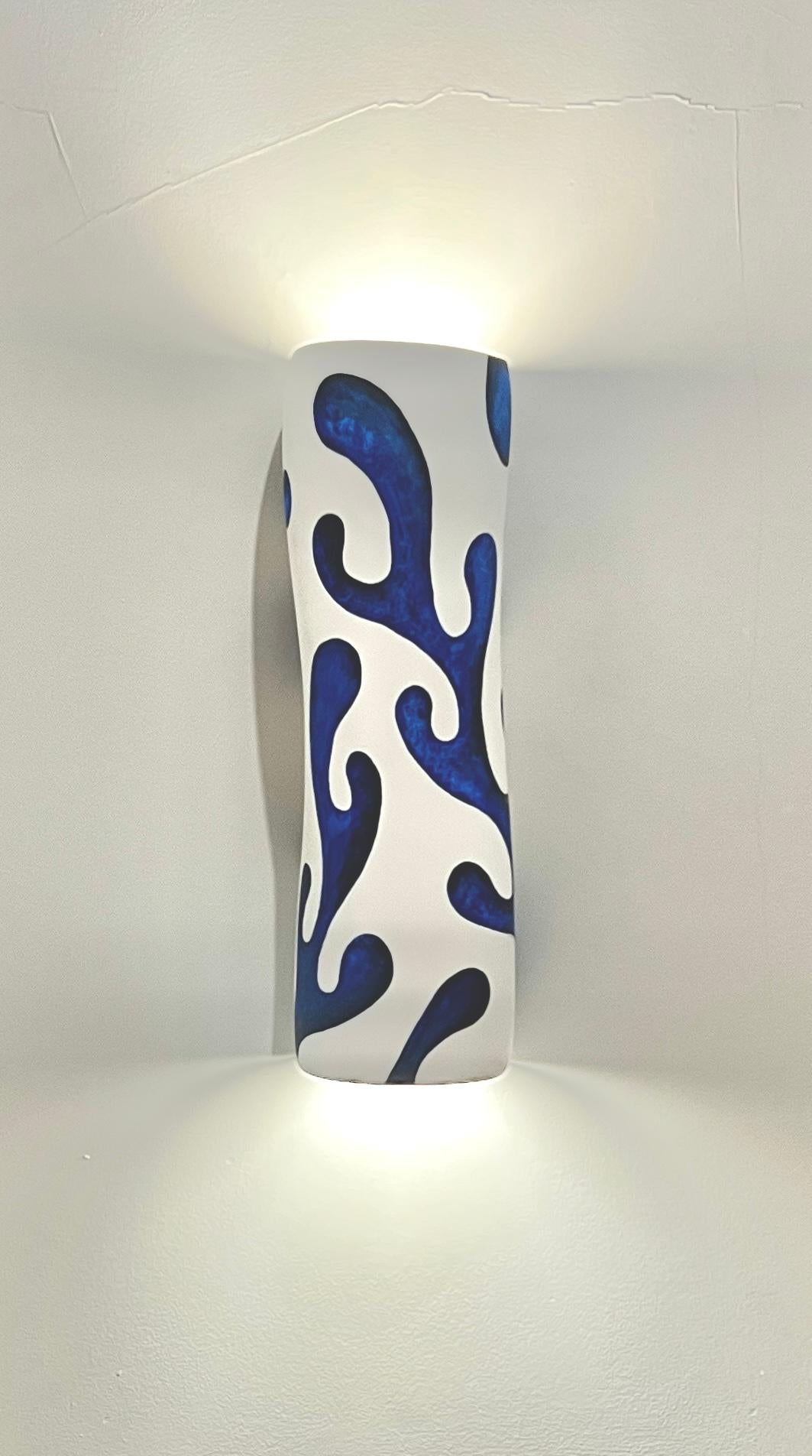 Applique monumentale Serenity dipinta a mano, Hannah Woodhouse/homage Matisse In condizioni Nuovo in vendita a London, GB