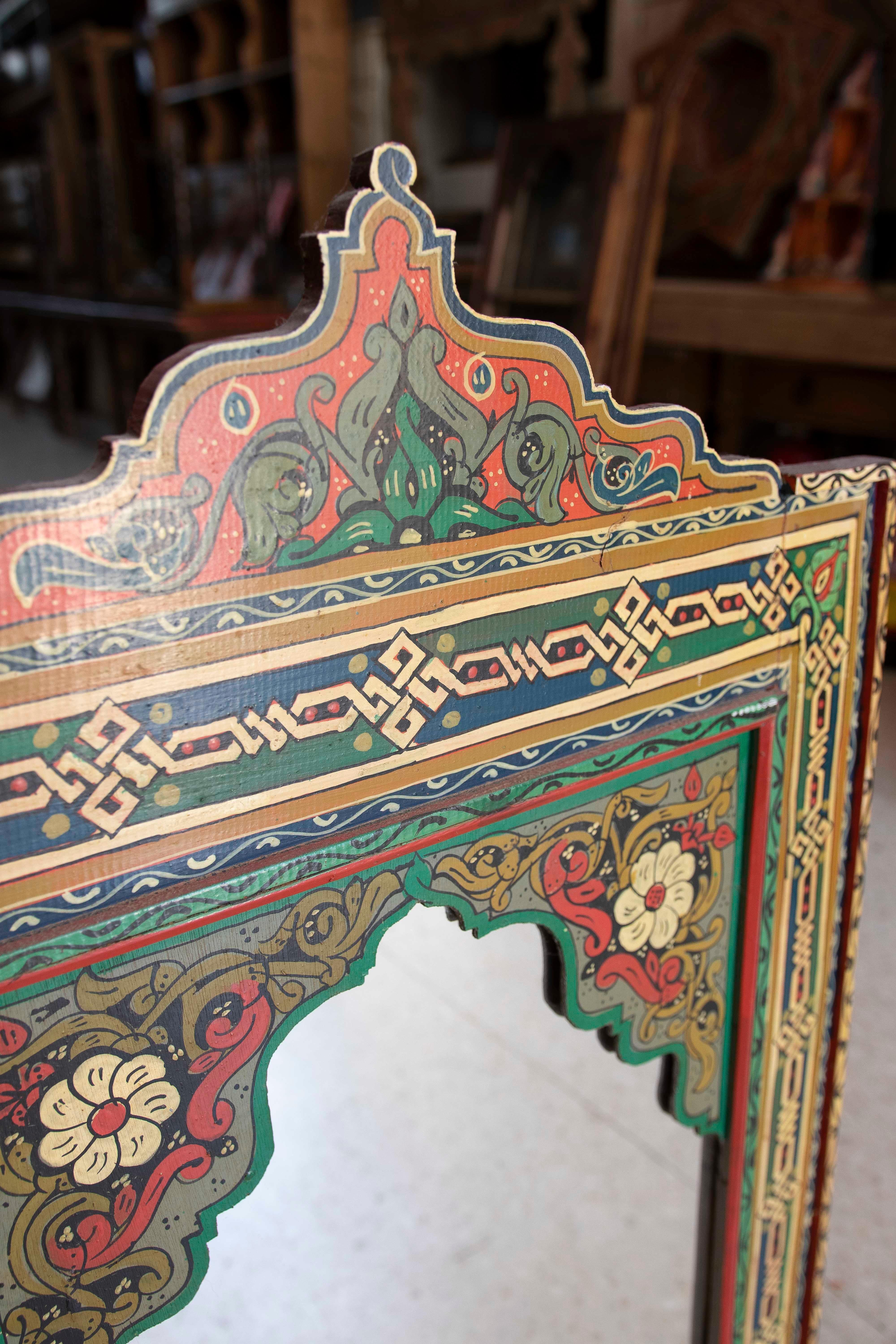 Dipinto a mano Specchio da parete in legno in stile moresco dipinto a mano con decorazioni in vendita