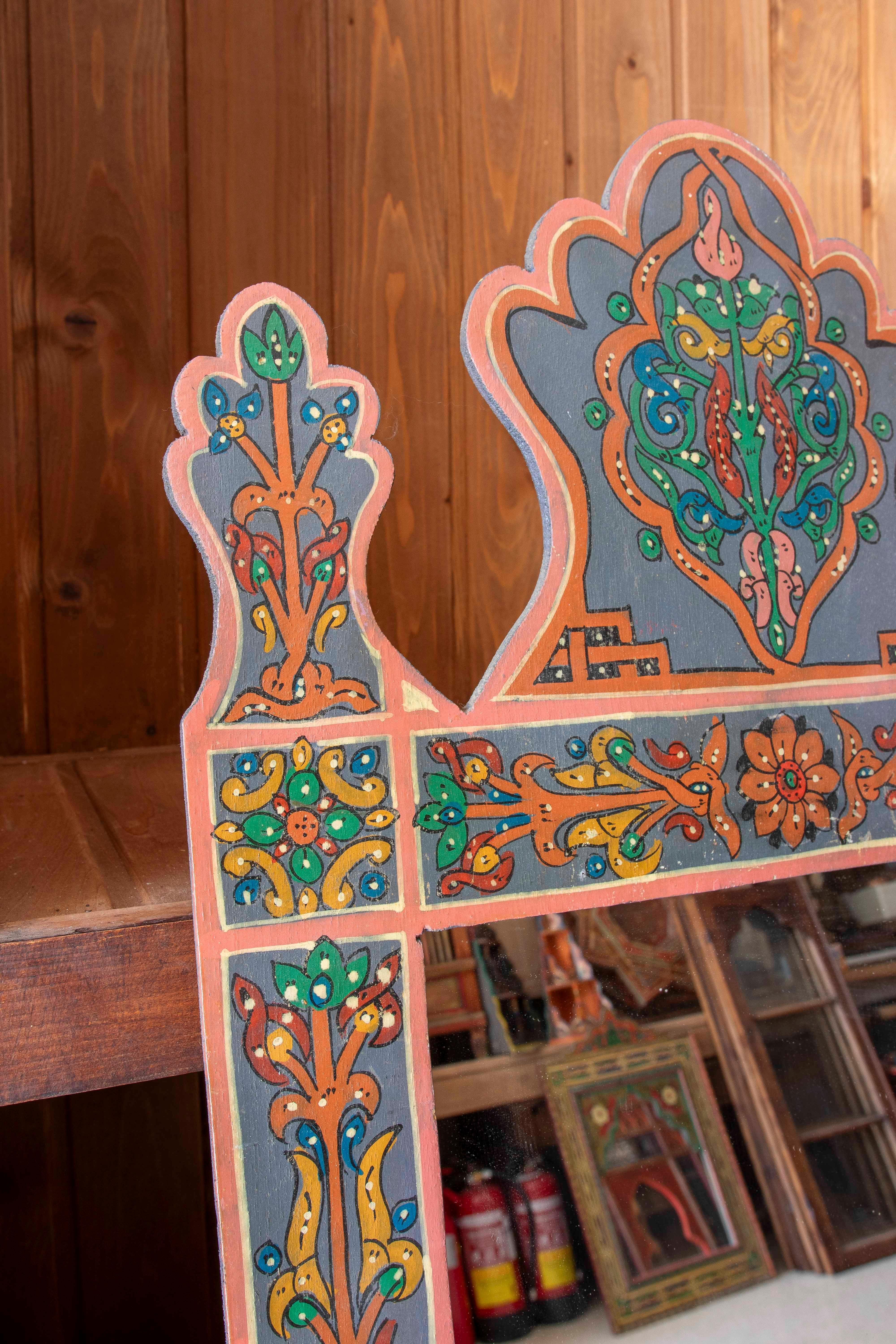 Peint à la main Miroir mural de style mauresque peint à la main avec décorations en vente