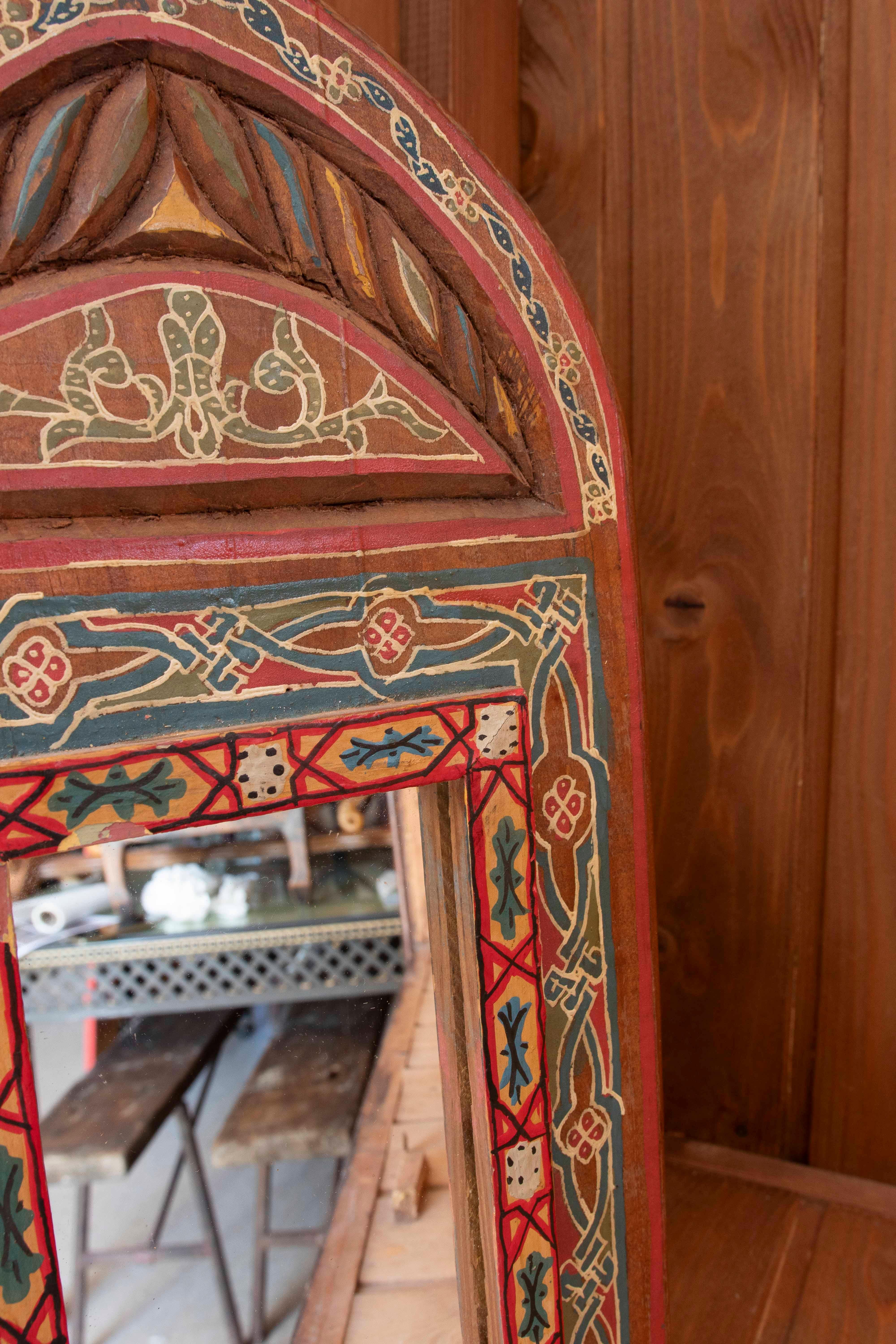 20ième siècle Miroir mural de style mauresque peint à la main avec décorations en vente