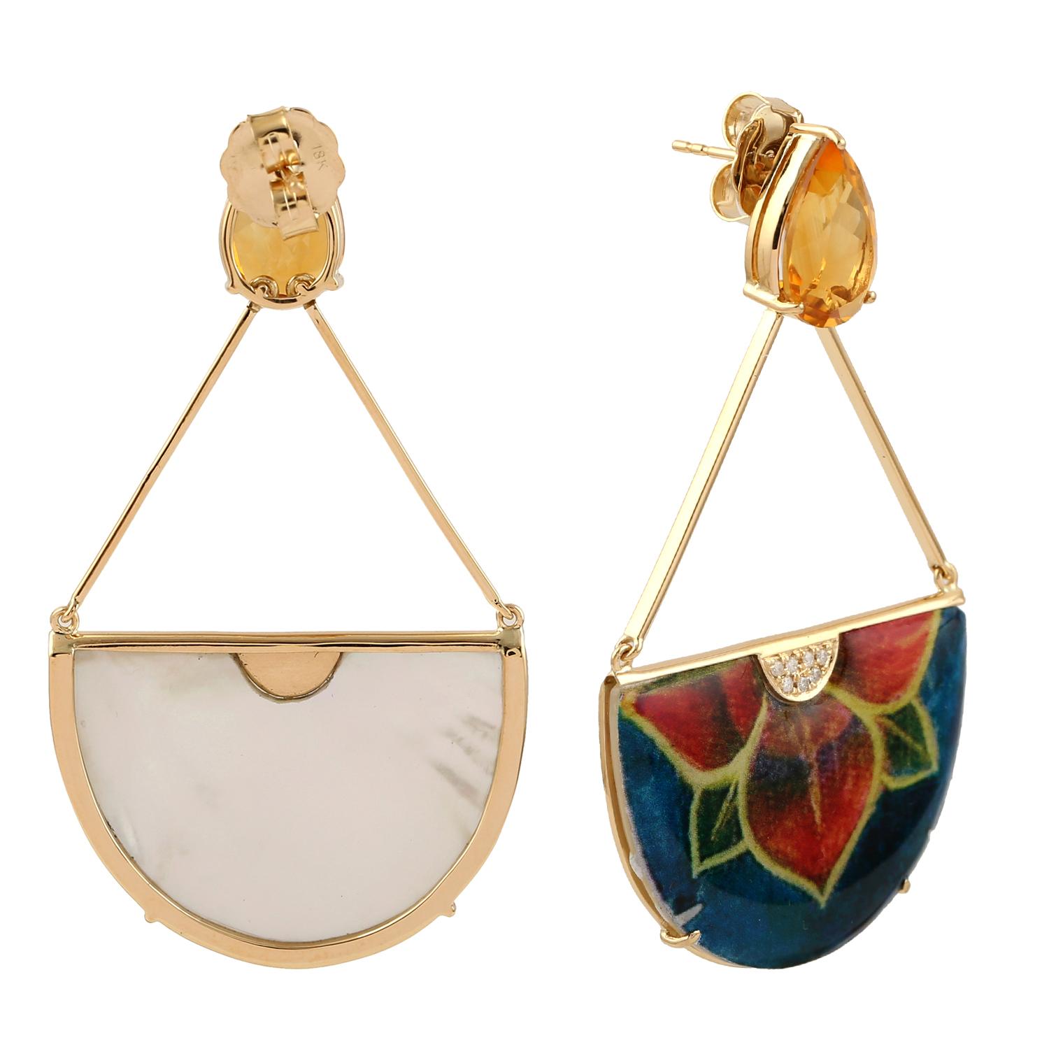 Taille mixte Boucles d'oreilles pendantes en or jaune 18k peintes à la main avec citrine et diamants en vente