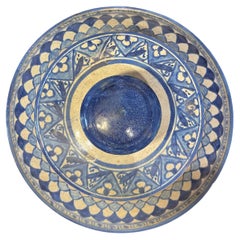 Plat marocain peint à la main datant d'environ 1940