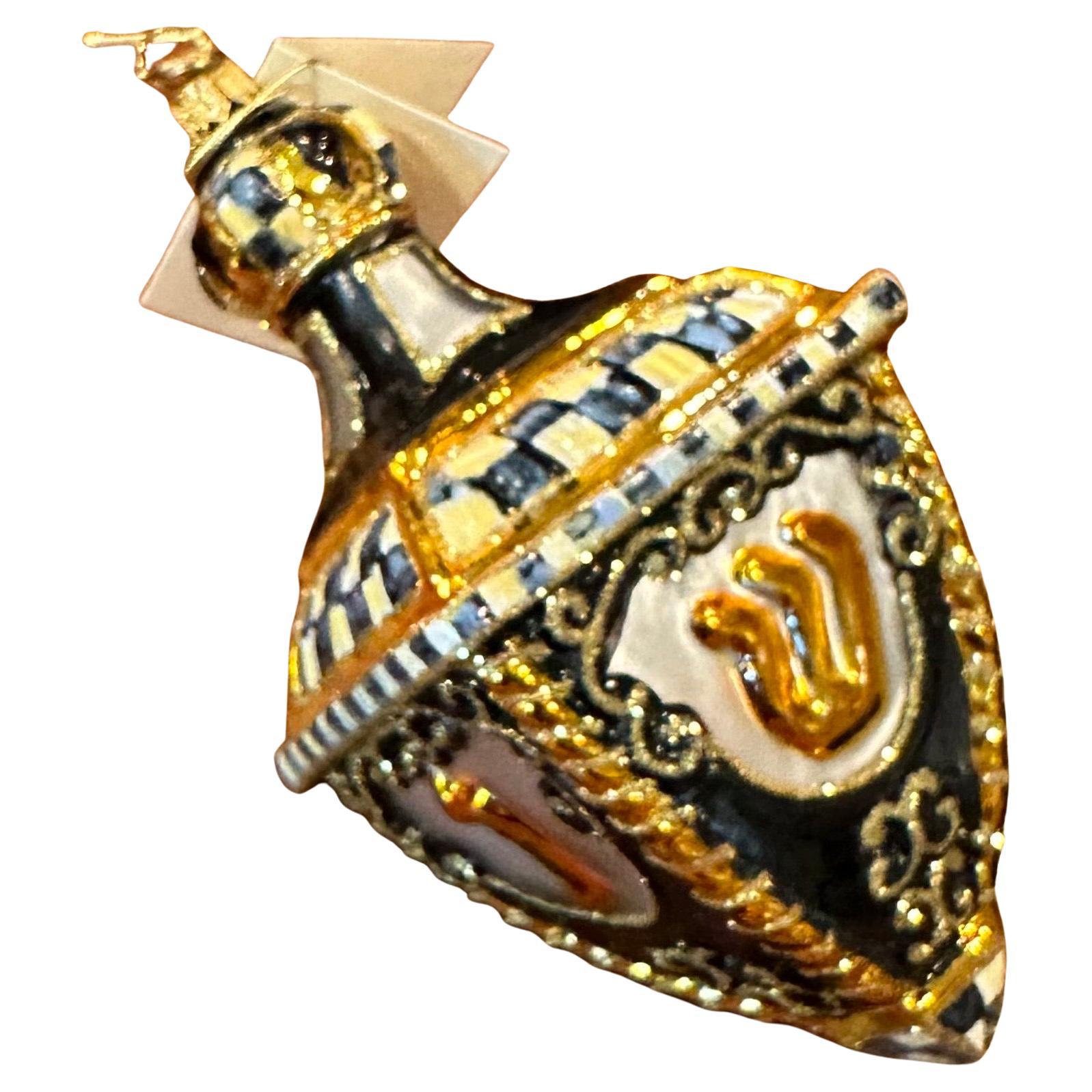Polacco Ornamento Dreidel in vetro soffiato a bocca e dipinto a mano con scatola di Mackenzie Childs in vendita