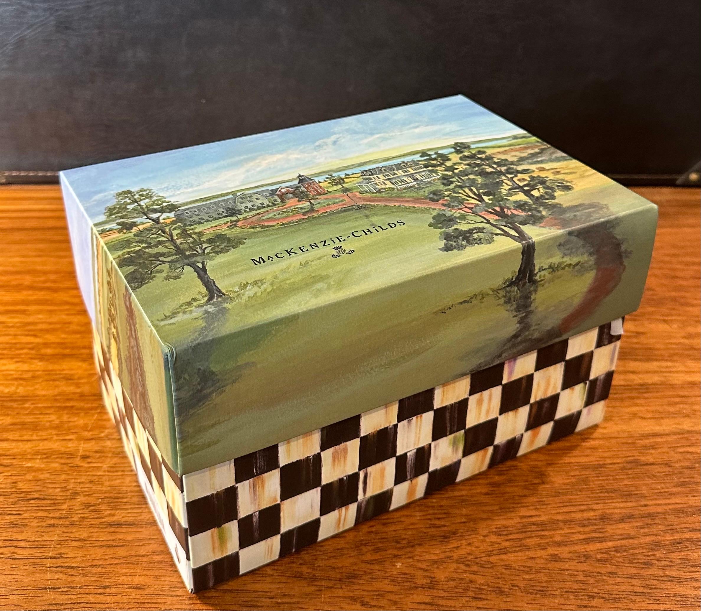 Ornamento Dreidel in vetro soffiato a bocca e dipinto a mano con scatola di Mackenzie Childs in vendita 1