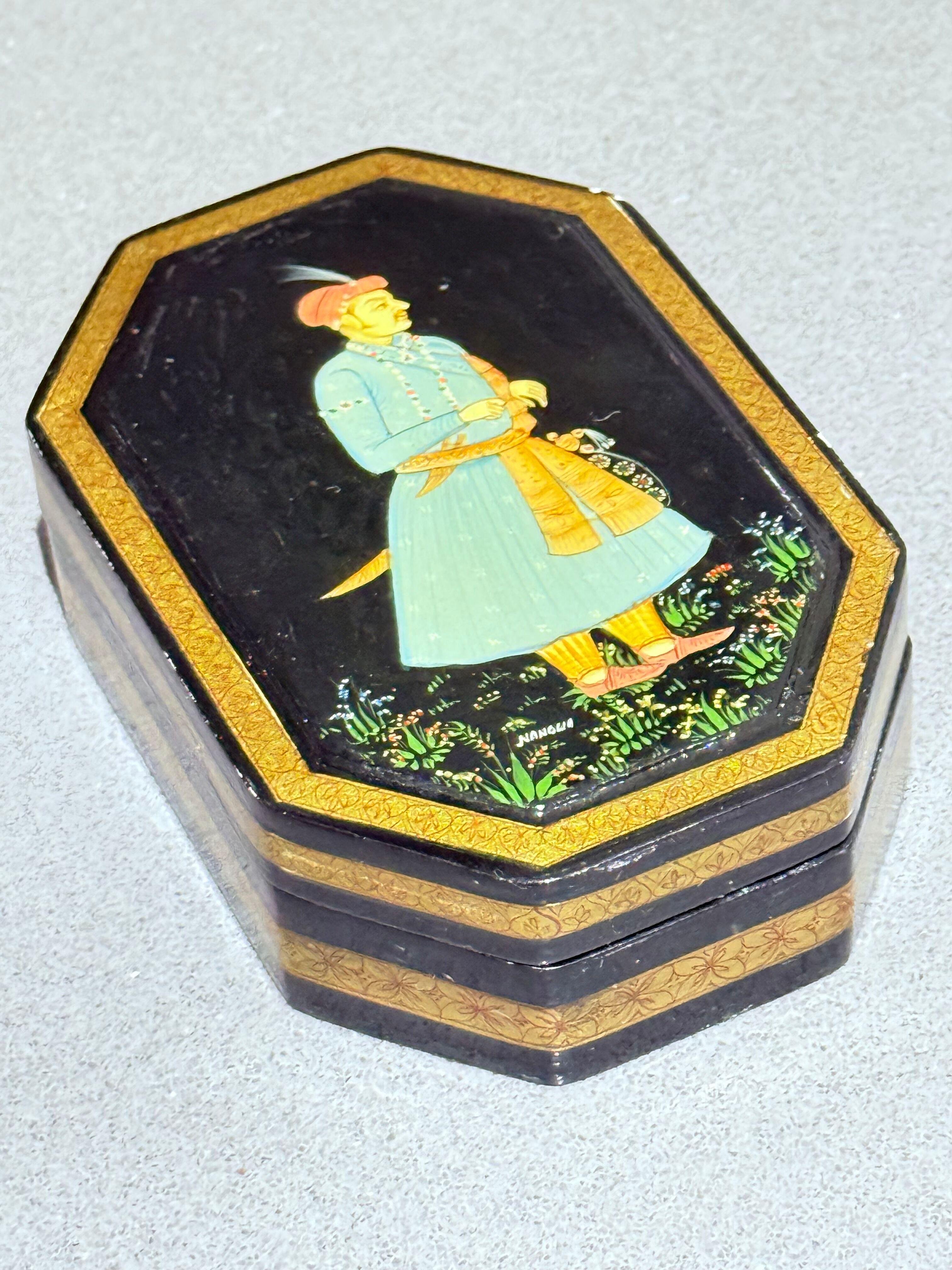 Hand-Painted Mughal Miniature Lacquer Box, Persian-Indian Art, Signed Black Box In Excellent Condition For Sale In Wembley, GB