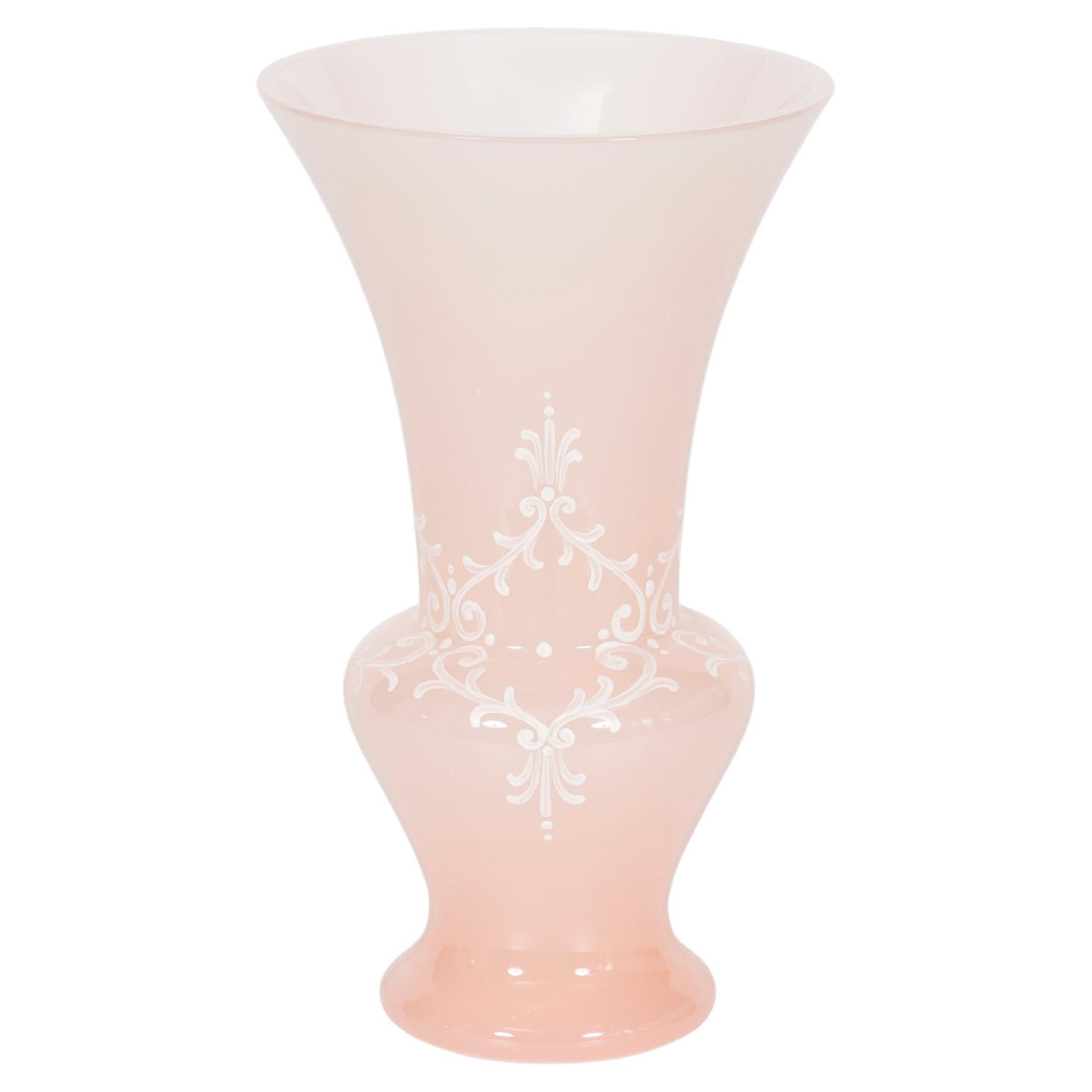 Vaso in vetro incamiciato di Murano dipinto a mano in Blush Rose, anni 
80 in vendita