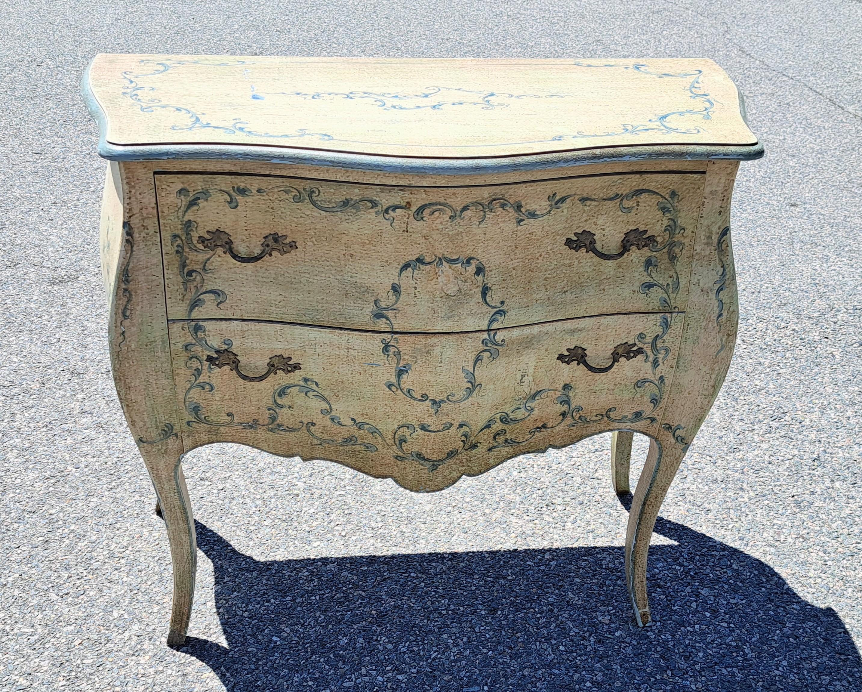 Italiano Cassettone dipinto a mano in stile neoclassico in vendita