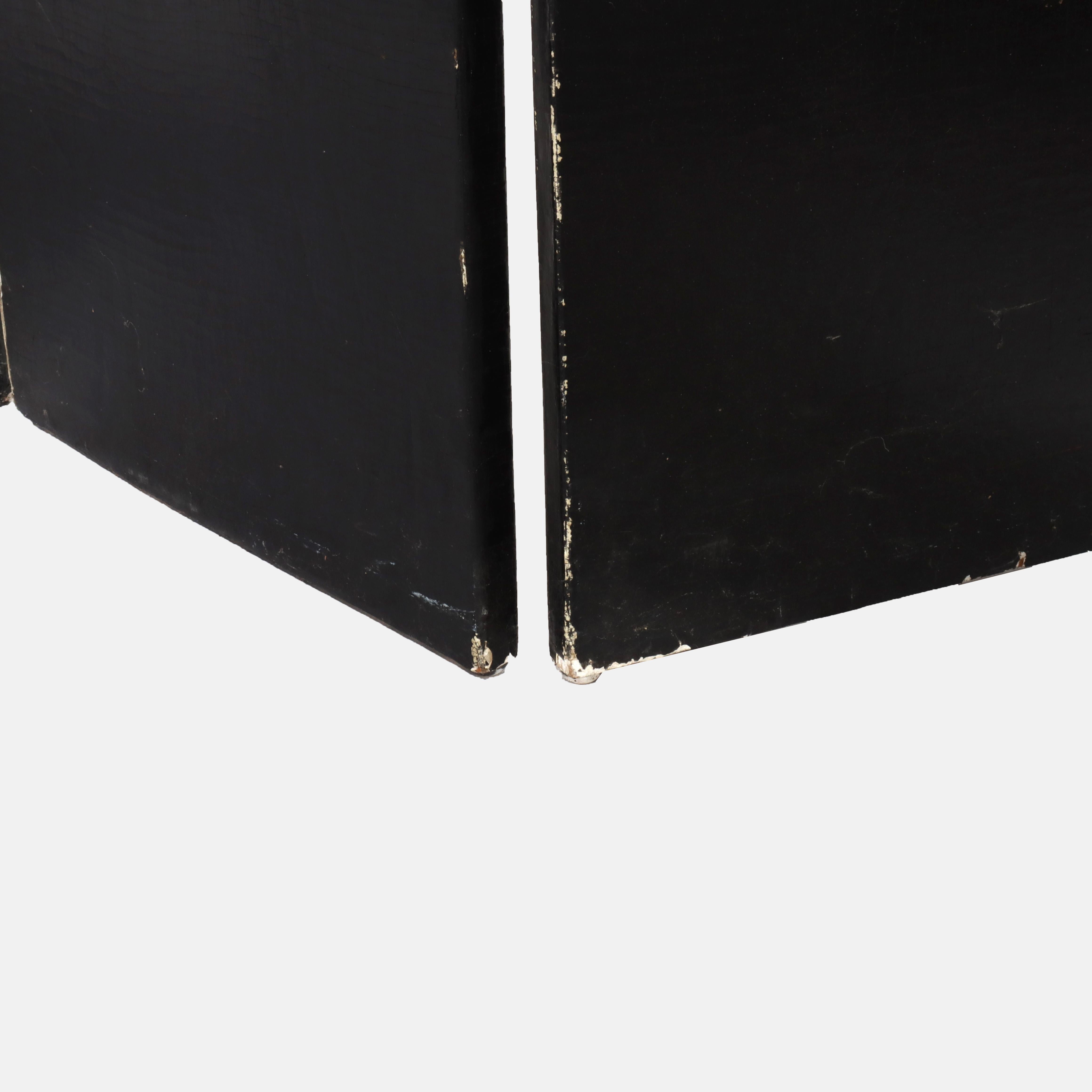 Hand Painted on Wood Four Paneled Dressing Screen with Drape Design 20thC en vente 4