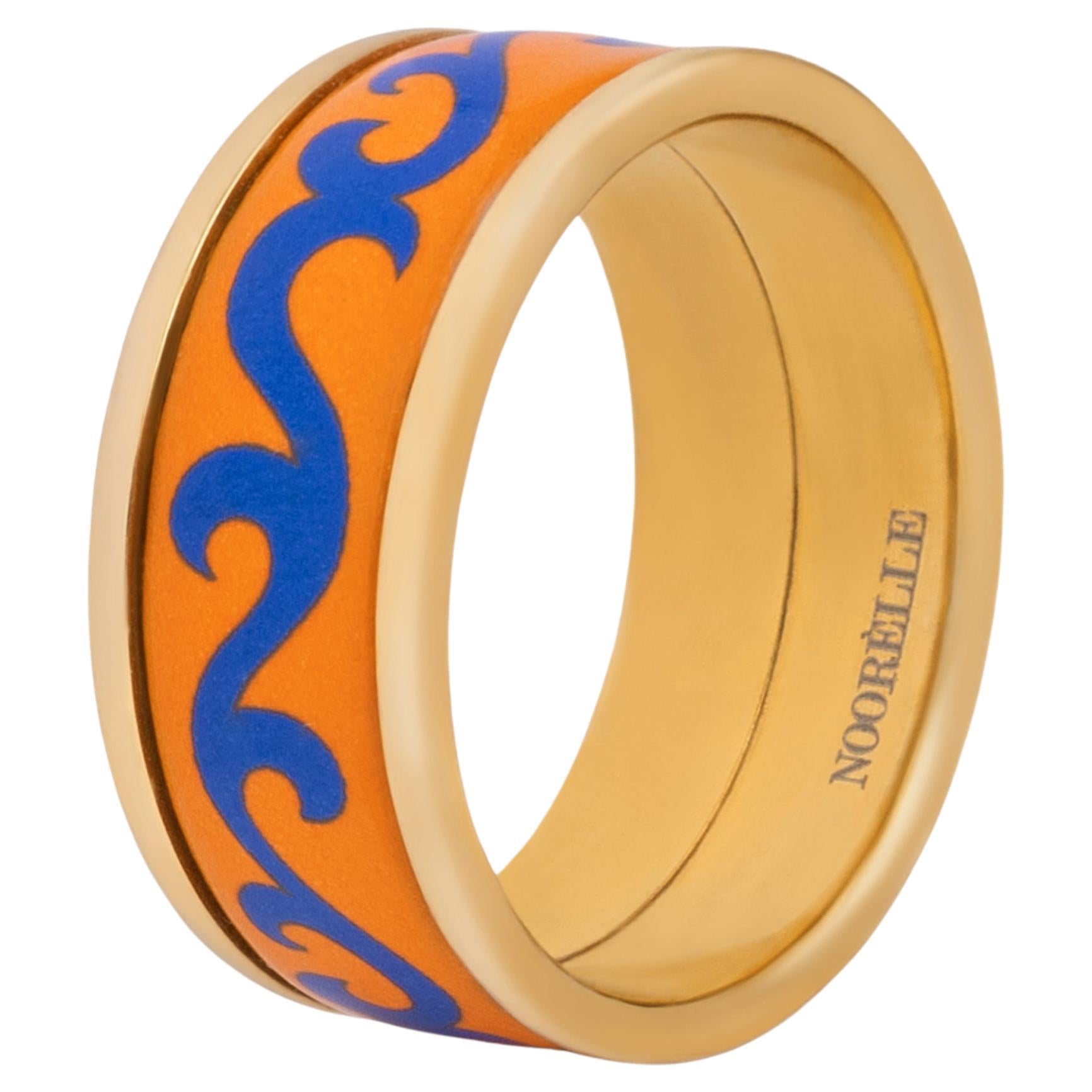 Handbemalter orangefarbener, vergoldeter, vergoldeter Edelstahl-Ring mit Feuer-Emaille-Detail