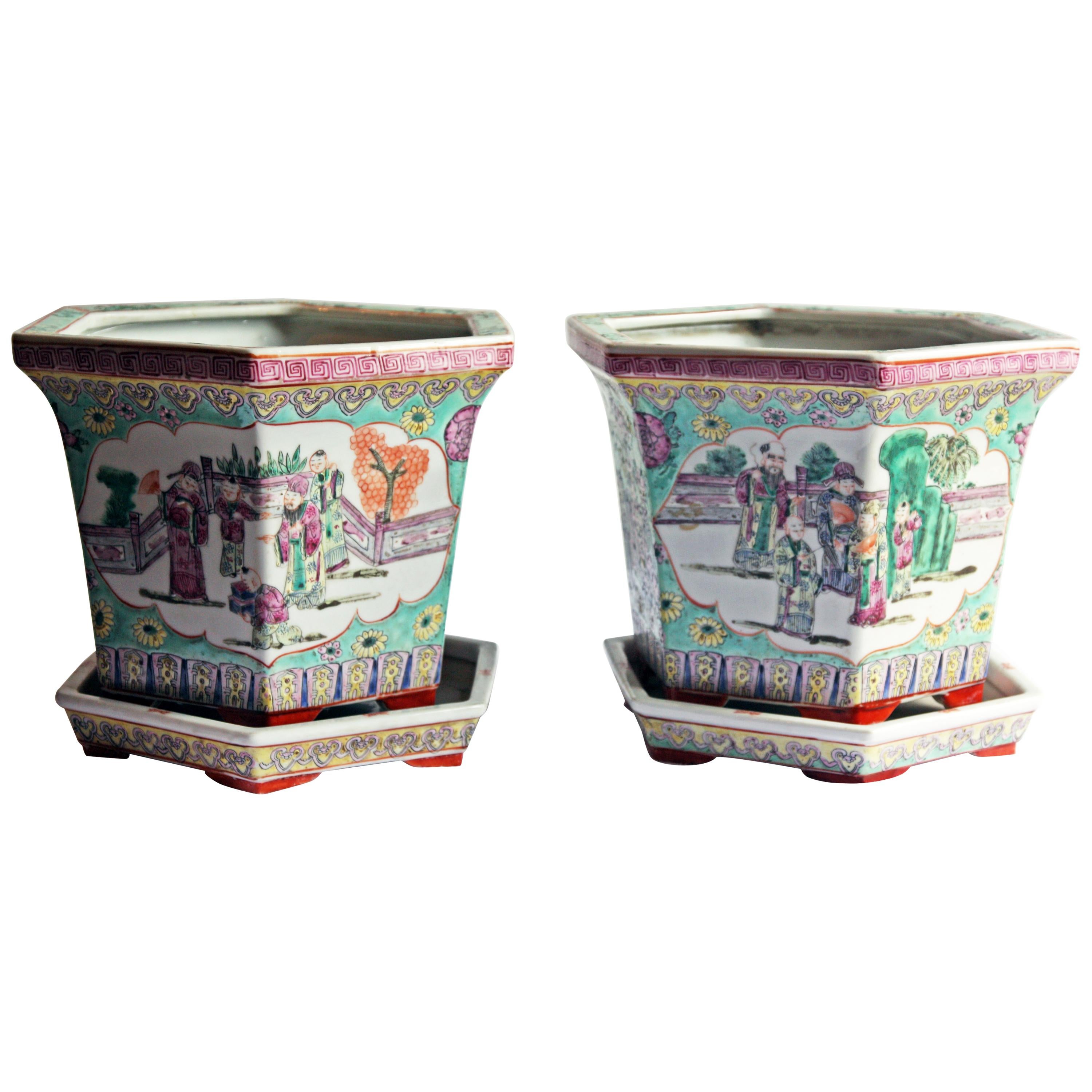 Hand-Painted Pair of Chinese Porcelain Jardinières