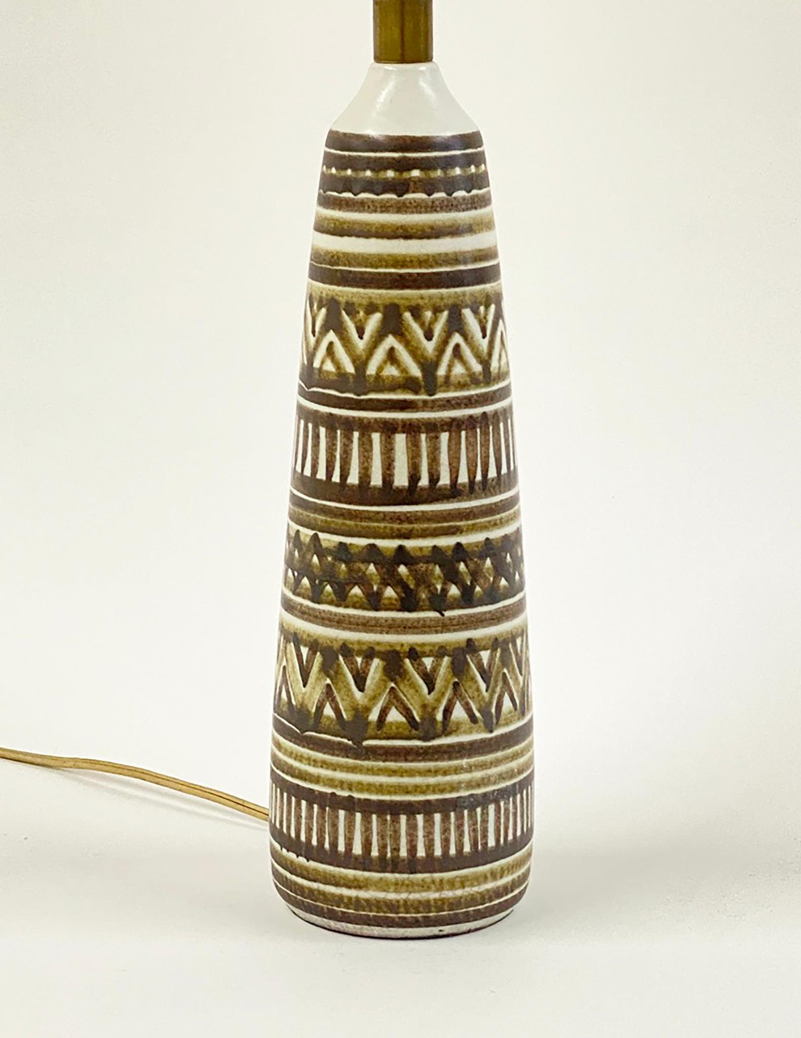 Pareja de lámparas de mesa pintadas a mano de Gunnar y Lotte Bostlund en venta 4