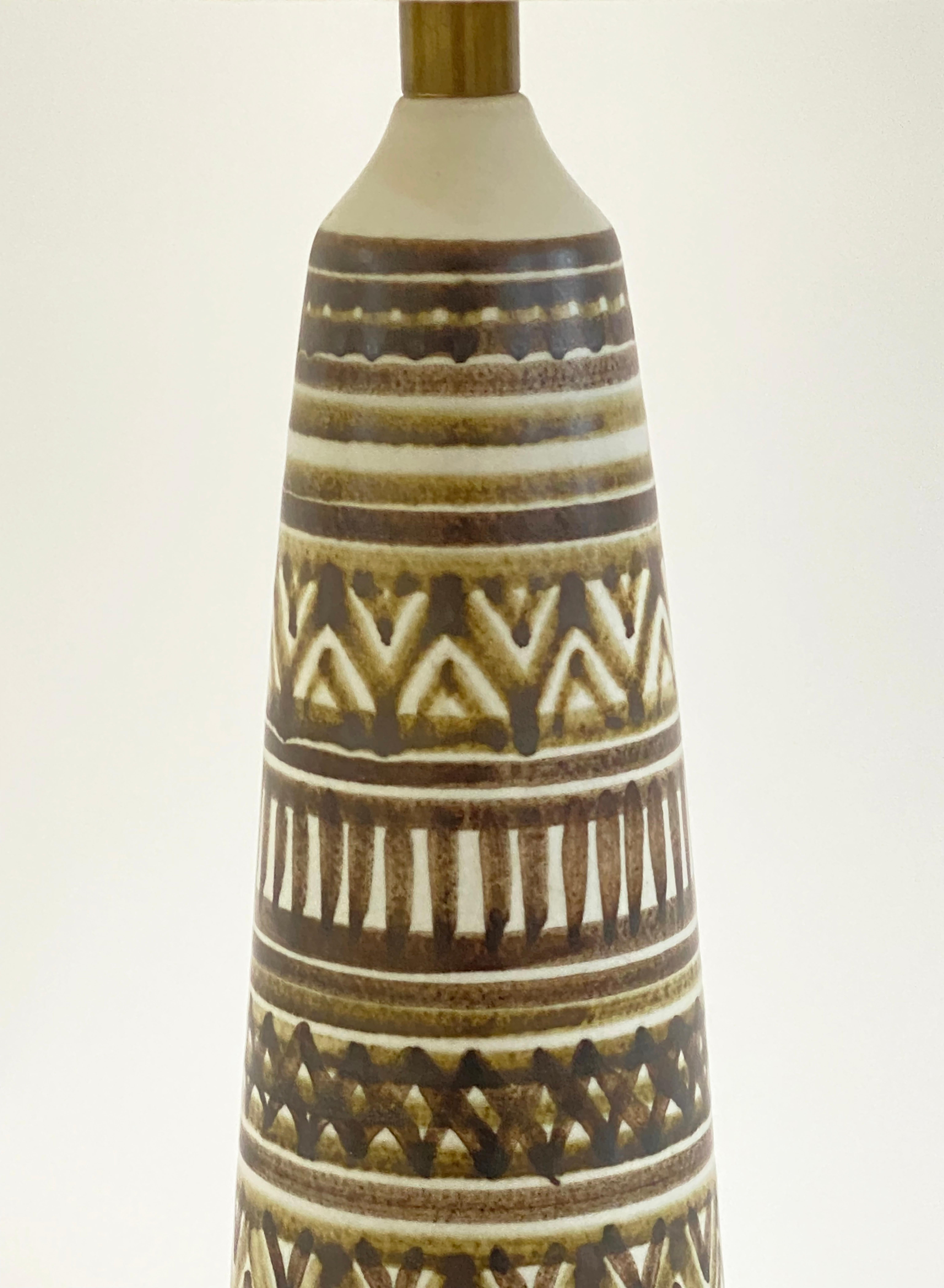 Pareja de lámparas de mesa pintadas a mano de Gunnar y Lotte Bostlund Cerámico en venta