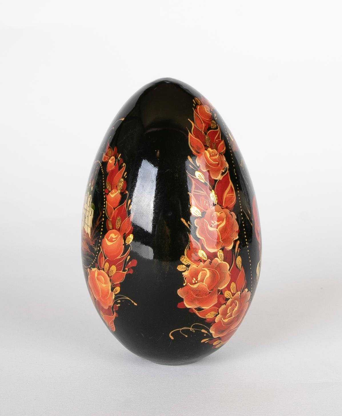 Hand-Painted Paper Mache Egg, Signed and Dated In Good Condition For Sale In Marbella, ES