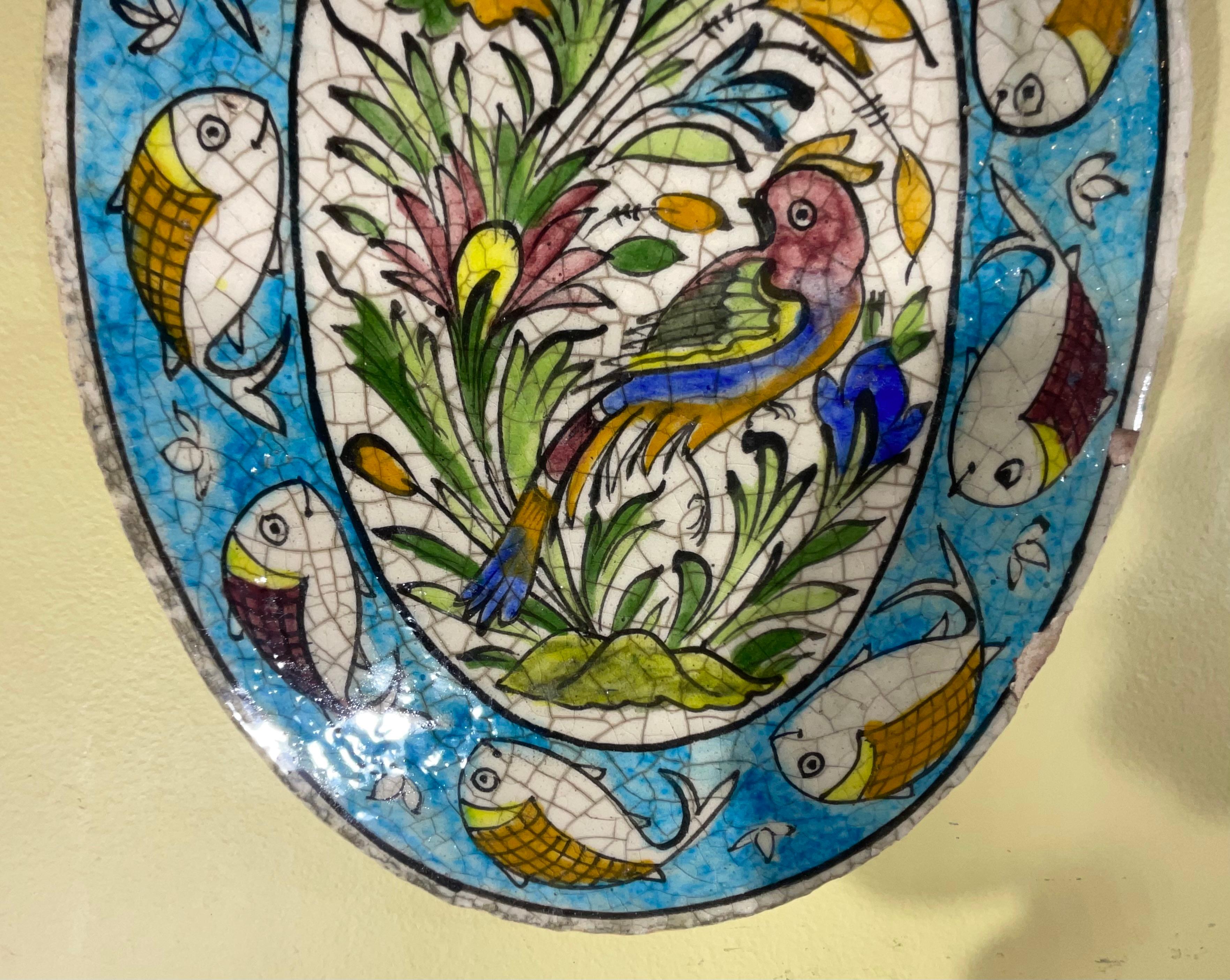 20ième siècle Carreau de céramique persane peint à la main - Motif floral et aviaire unique en vente