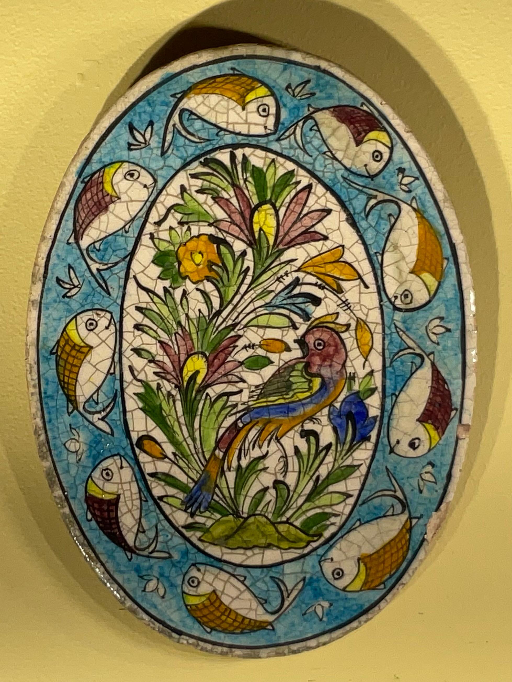 Carreau de céramique persane peint à la main - Motif floral et aviaire unique en vente 1