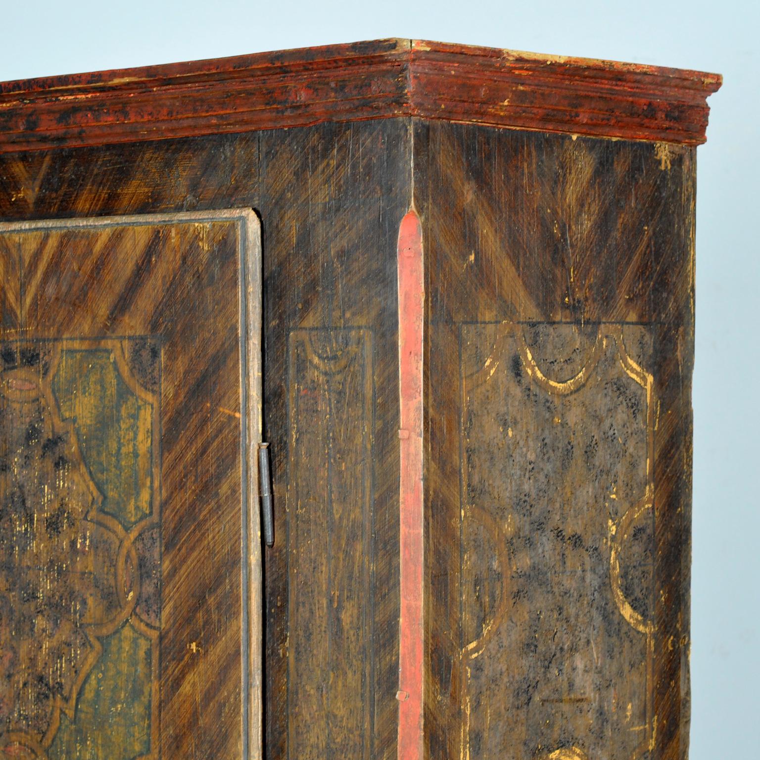 armoire en pin peinte à la main, vers 1850 en vente 3