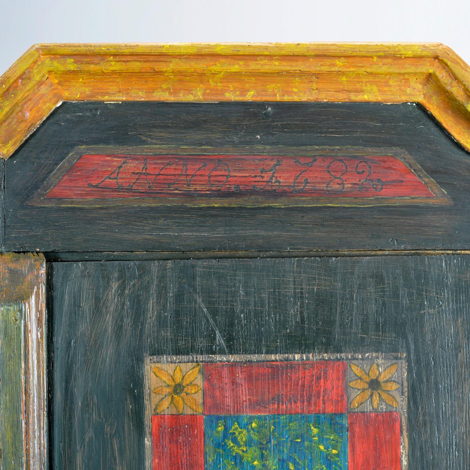 Armario nupcial de pino pintado a mano, anno 1782 en venta 3