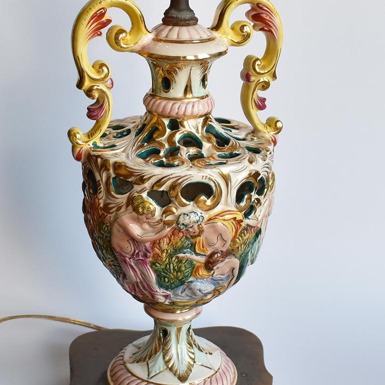 Rococo Lampe de Bacchus en porcelaine Capo Di Monte peinte à la main, Italie, 19e siècle, Italie en vente