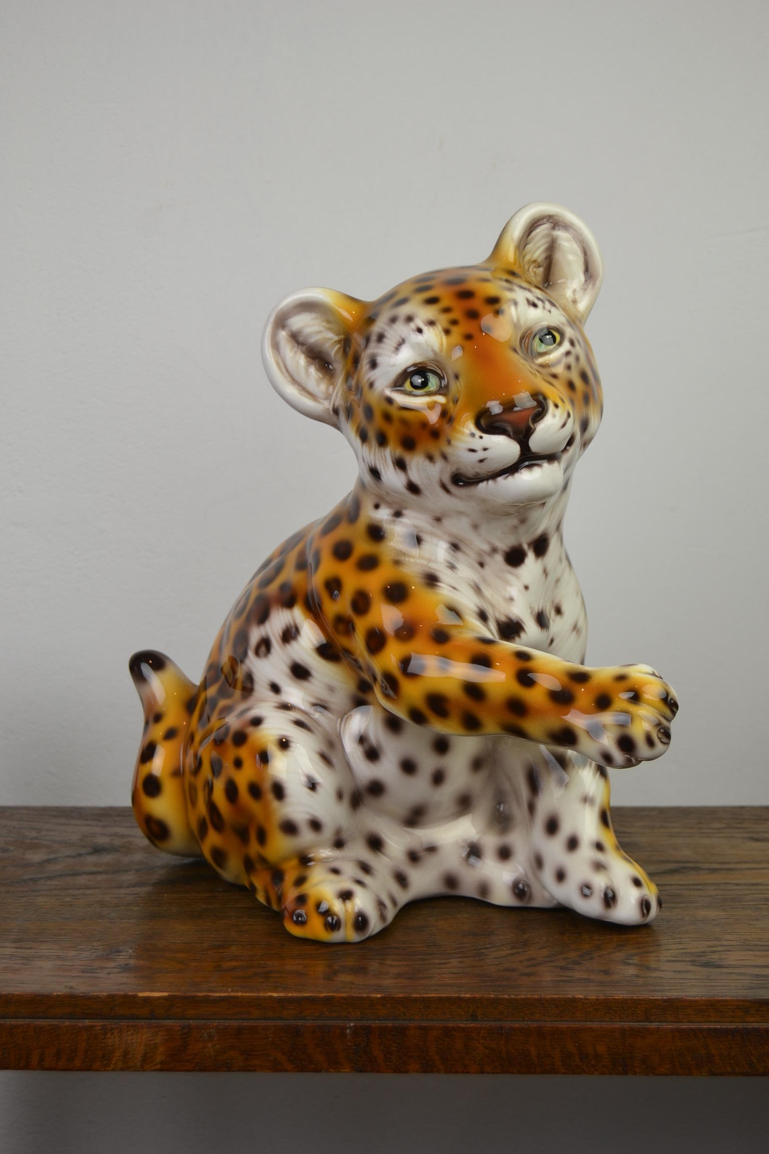 Mid-Century Modern Hand Painted Porcelain Italian Leopard Sculpture , 1970s