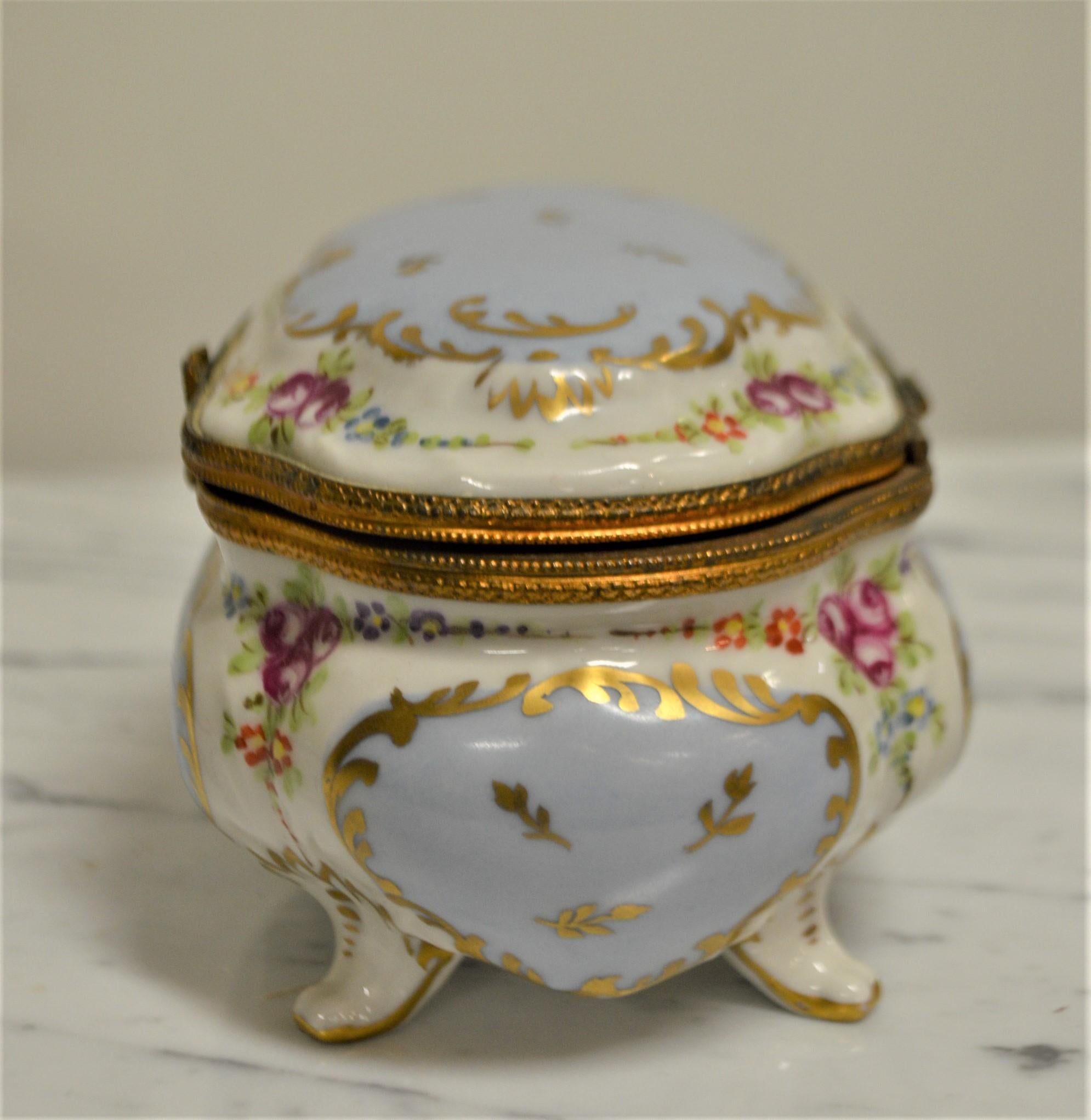 Hand-Painted Hand Painted Porcelain Jewelry Box Made in France for Saks NY in 1907 For Sale