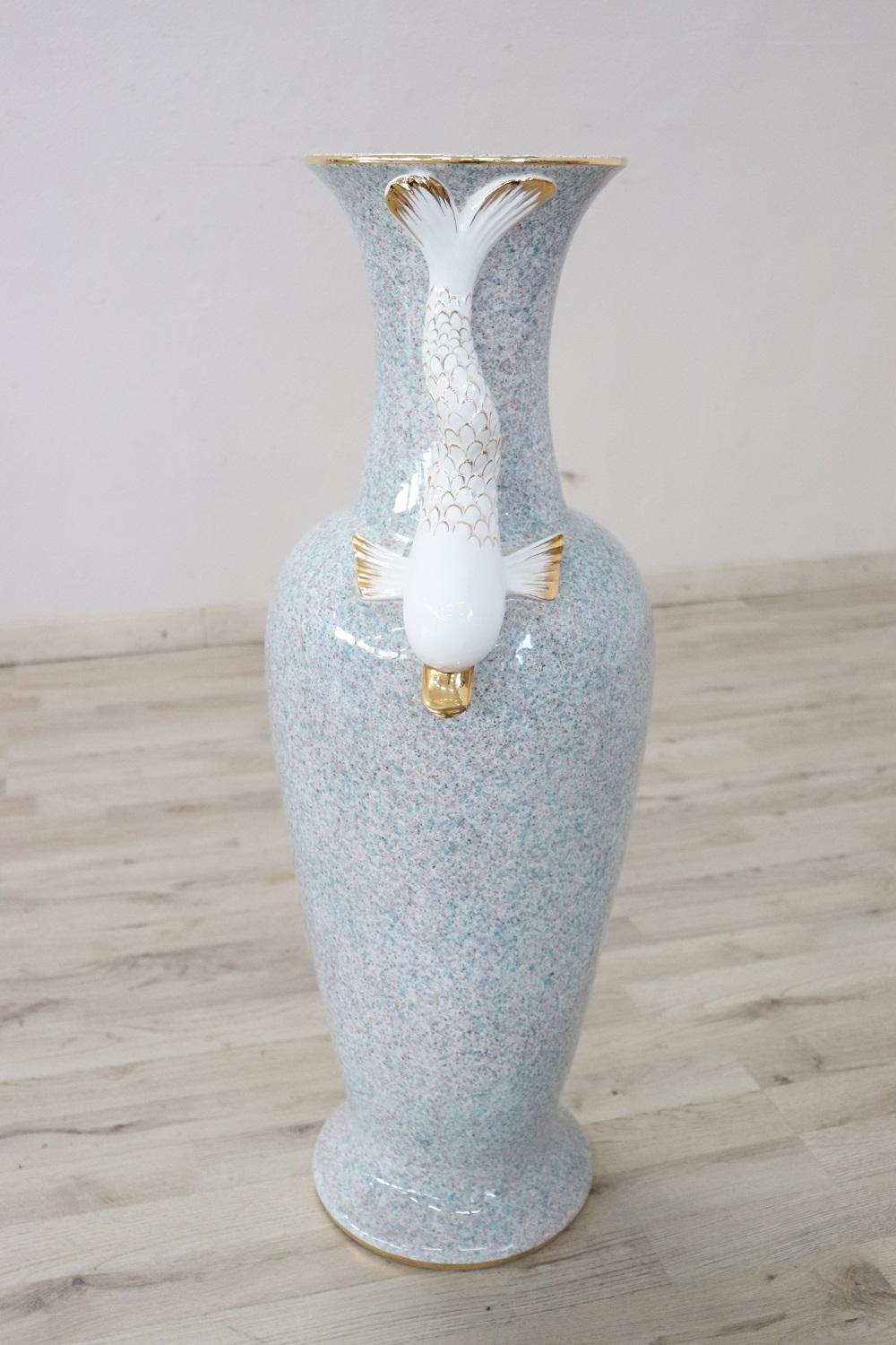 Hand Painted Porcelain Large Vase, 1980s In Excellent Condition For Sale In Casale Monferrato, IT