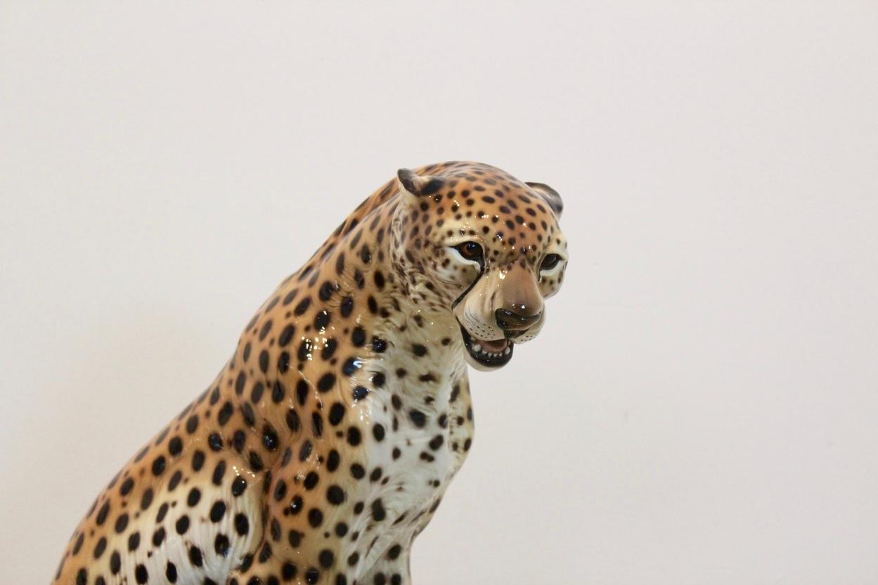 Hand-Painted Porcelain Leopard Sculpture by Ronzan, Italy, 1970s In Excellent Condition In Voorburg, NL