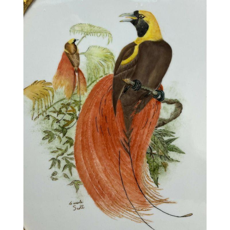 Plaque en porcelaine peinte à la main représentant des oiseaux, signée Carole Scott Bon état - En vente à Gardena, CA