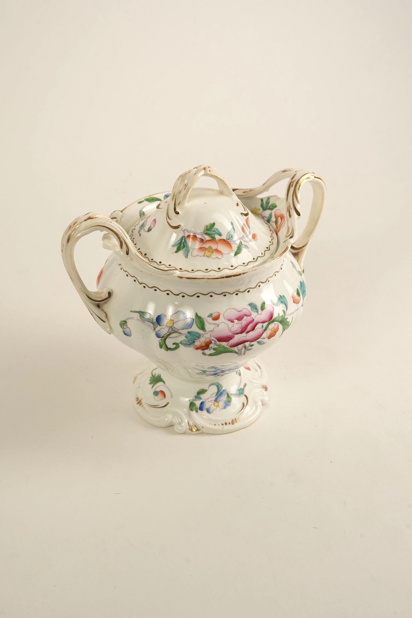 English Hand-Painted Porcelain Sugar Bowl with Lid, c. Early 20th Century For Sale