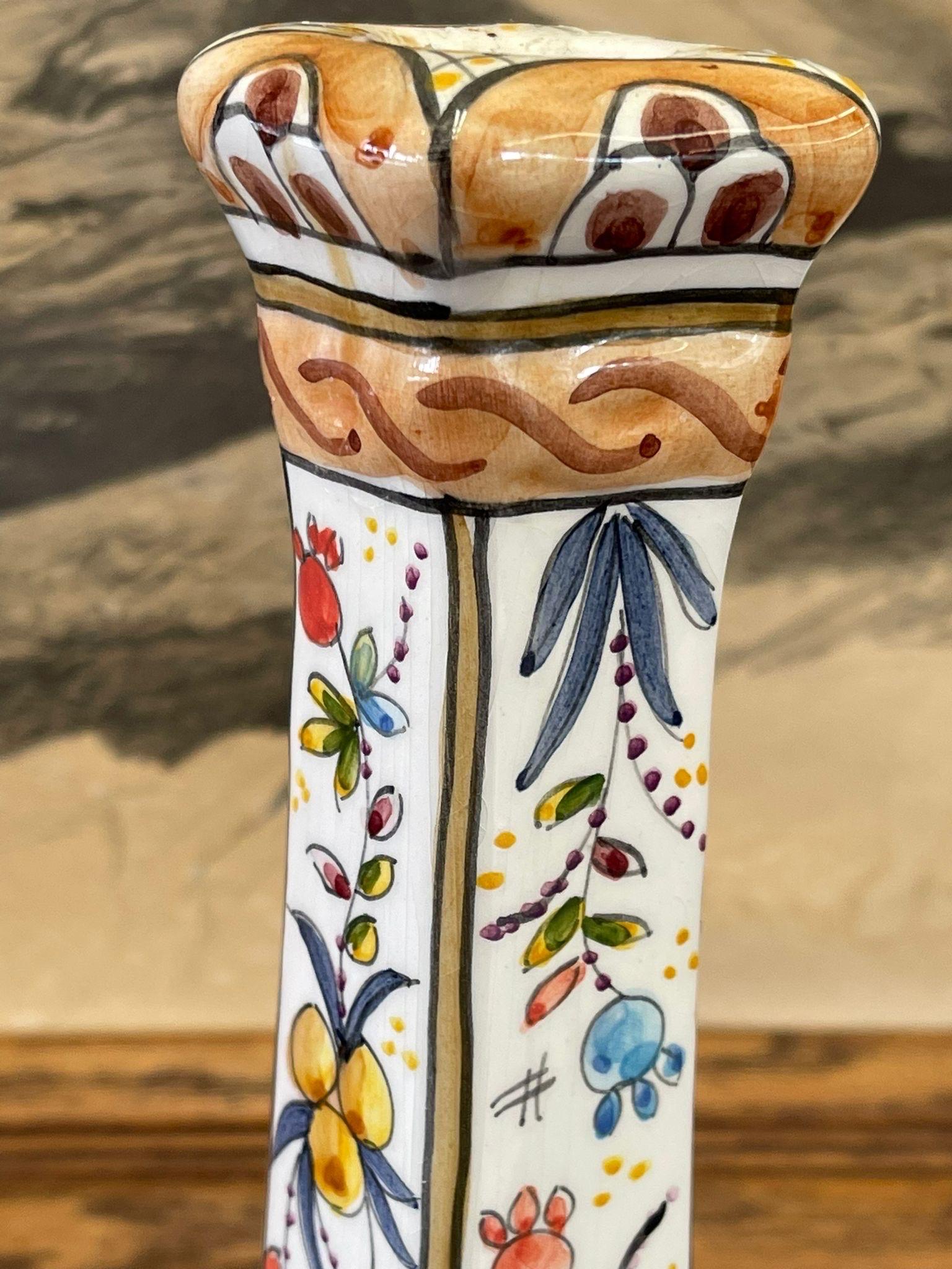 Legno Portacandele portoghese dipinto a mano in vendita