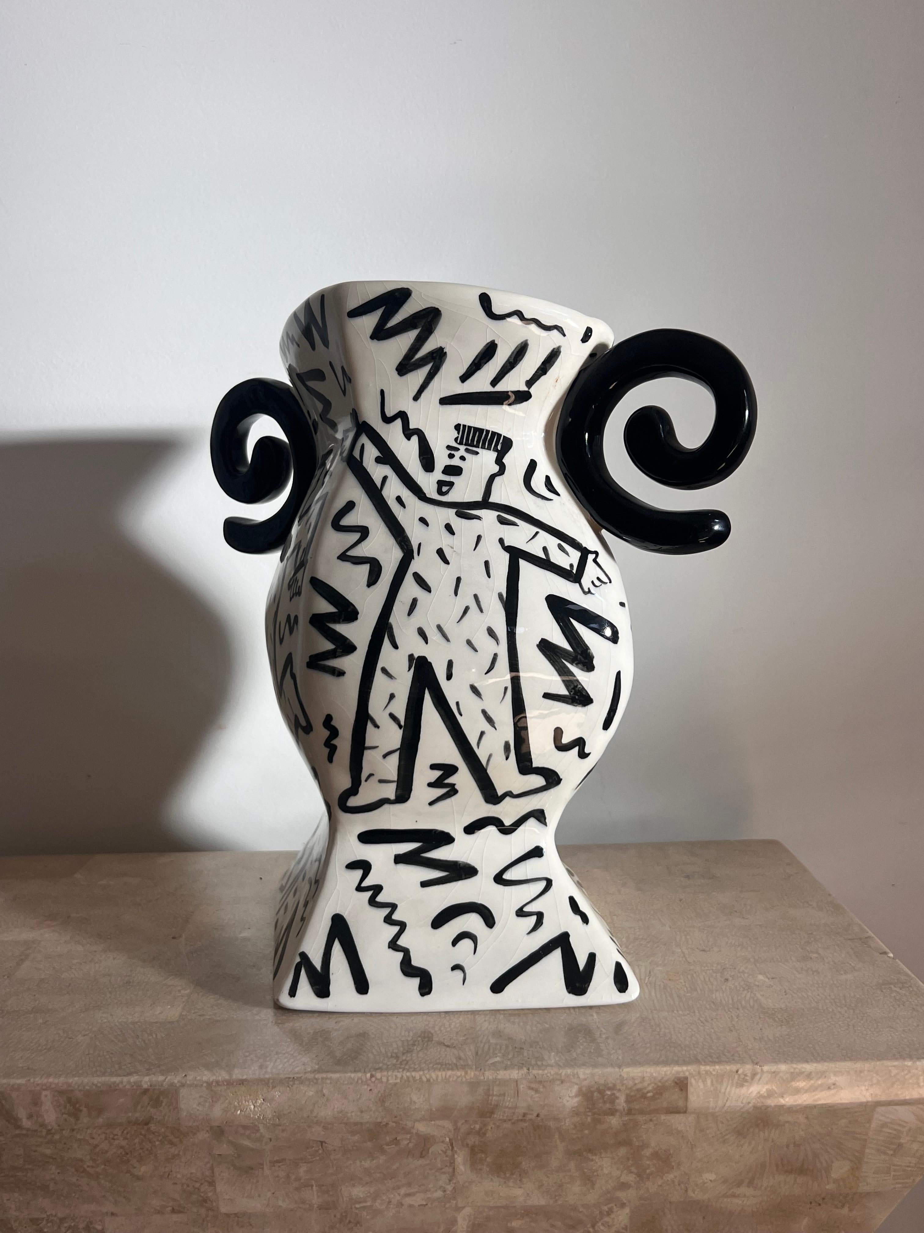 Vase postmoderne peint à la main par Jiri Bures, fin du 20e siècle en vente 5