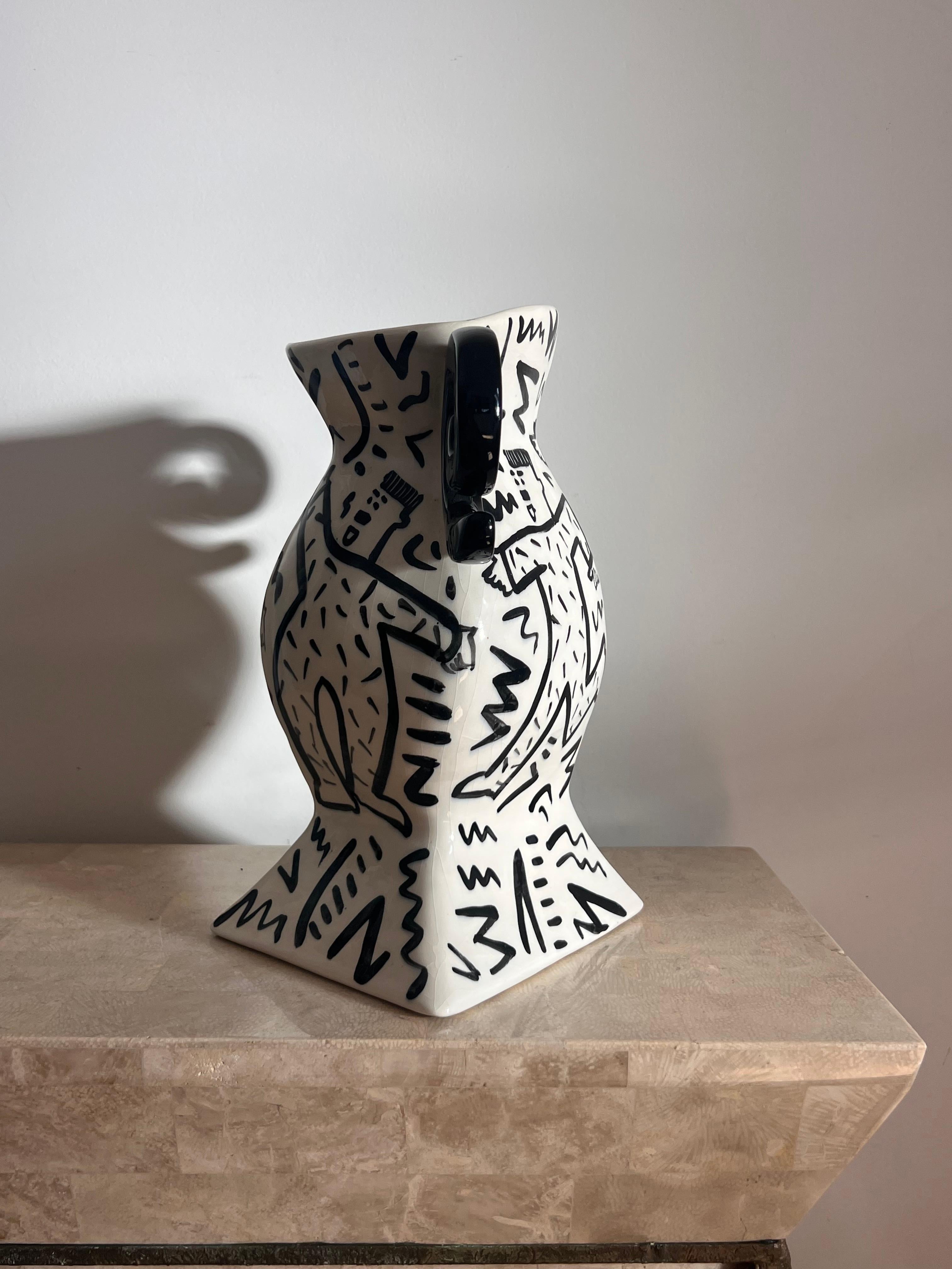 Céramique Vase postmoderne peint à la main par Jiri Bures, fin du 20e siècle en vente