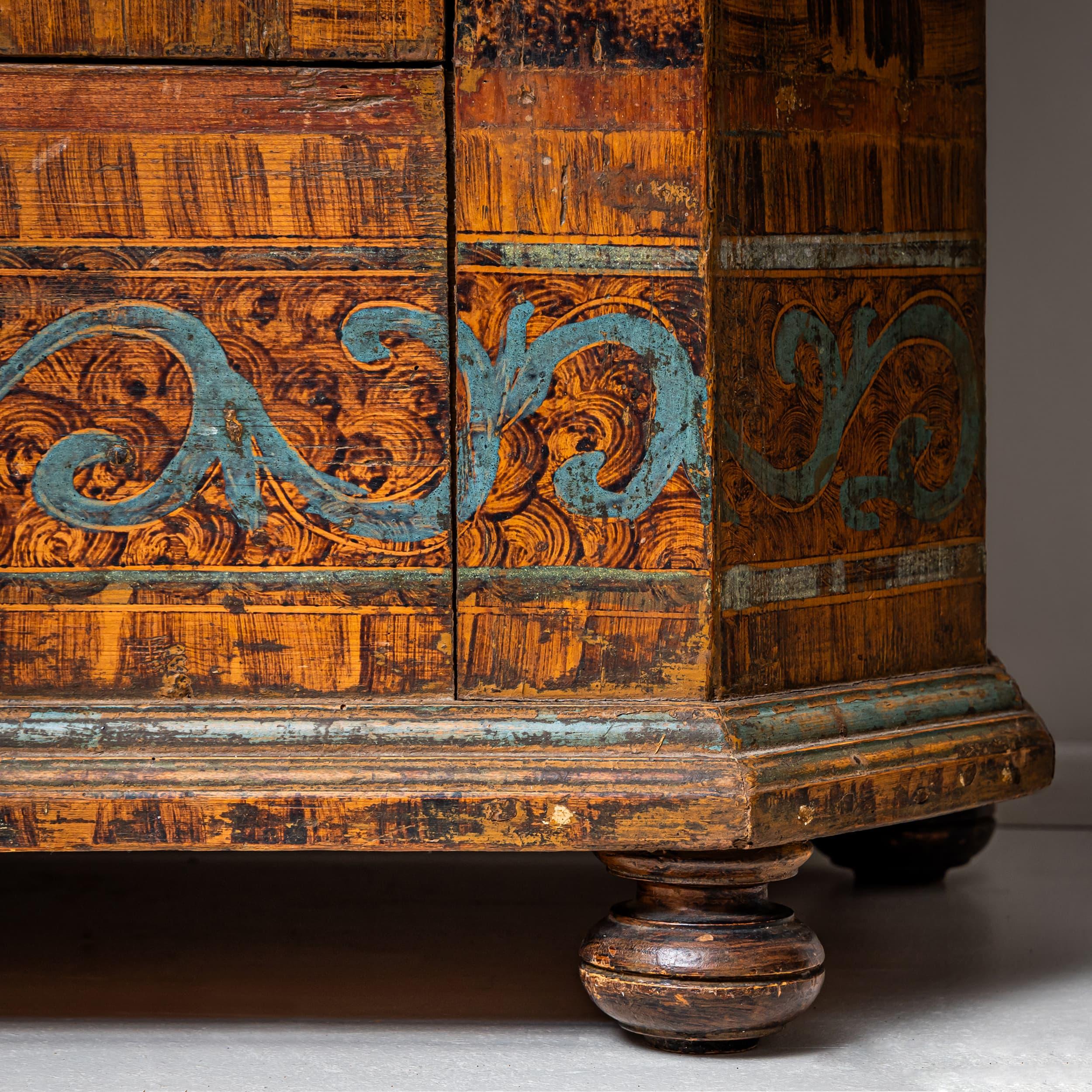 Armoire provinciale dipinto a mano, Germania meridionale, fine del XVIII secolo in vendita 1