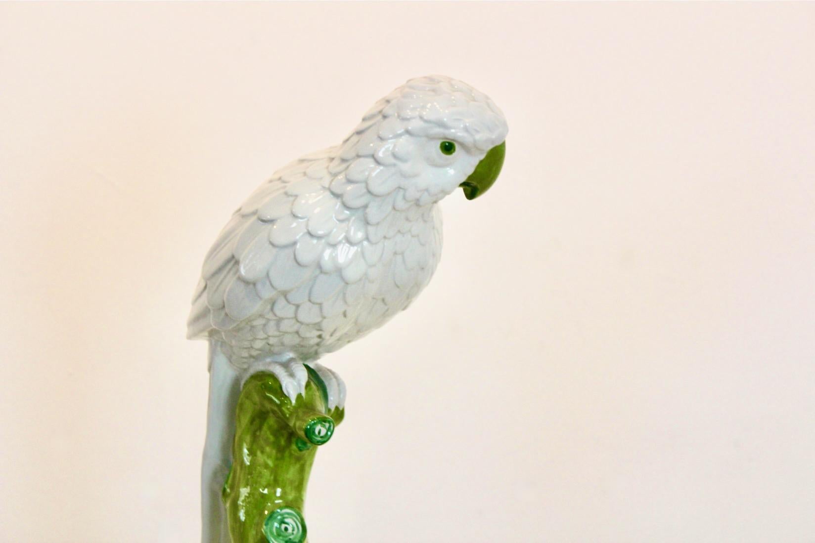Sculpture de perroquet en céramique italienne peinte à la main Ronzan en vente 4