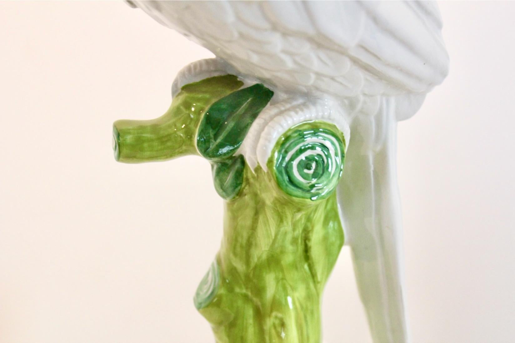 Sculpture de perroquet en céramique italienne peinte à la main Ronzan Bon état - En vente à Voorburg, NL