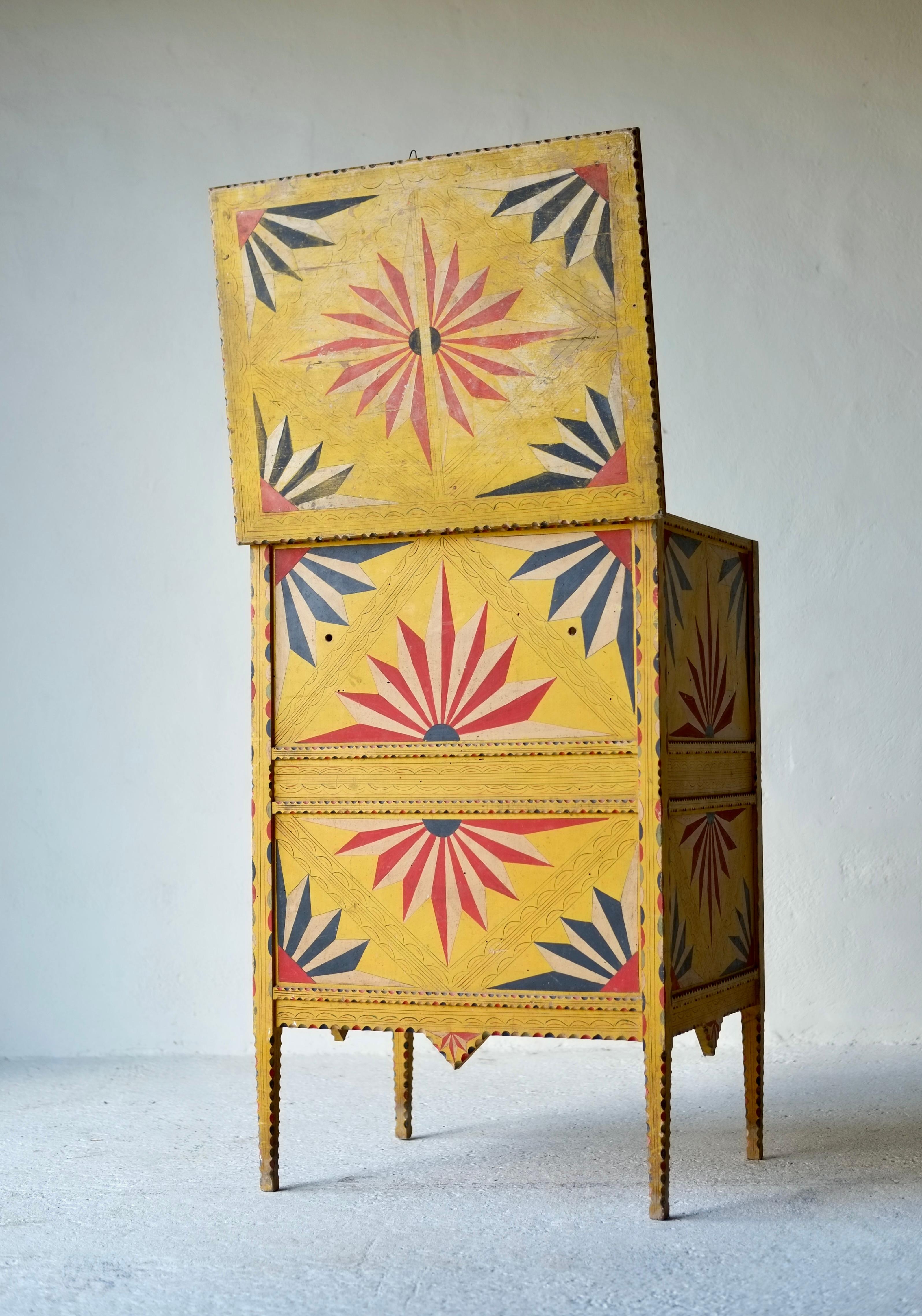 Hand Painted Sicilian Folk Art Cabinet, Circa 1900 In Good Condition For Sale In London, GB