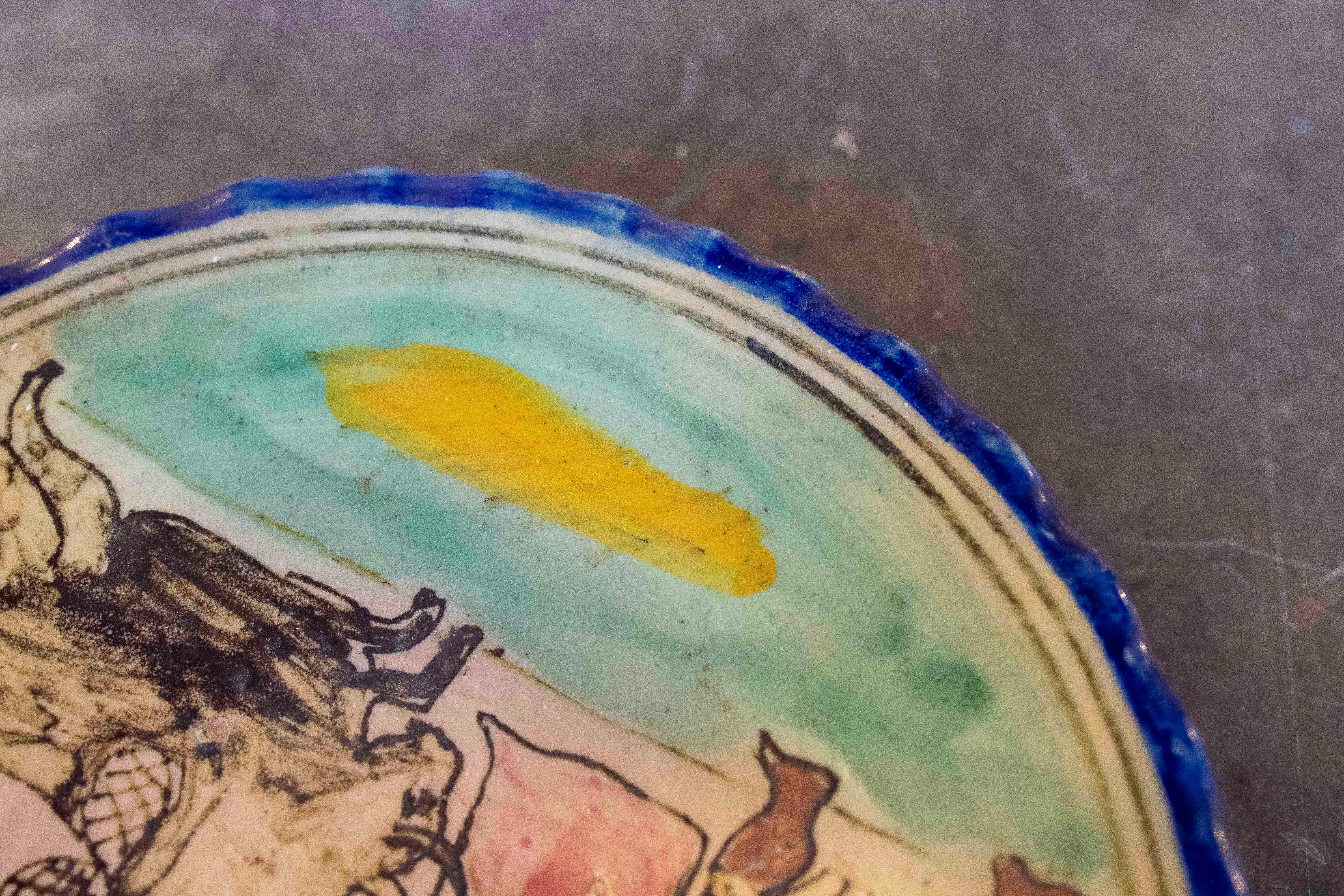 Plato Decorativo Español Pintado a Mano del Puente del Arzobispo Esmaltado en venta 3
