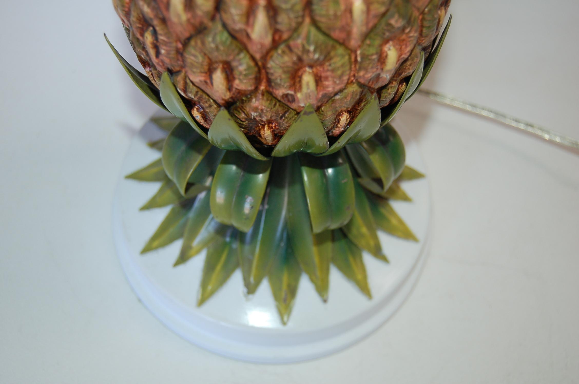 Hand Painted Steel Figural Pineapple Table Lamp In Excellent Condition In Van Nuys, CA