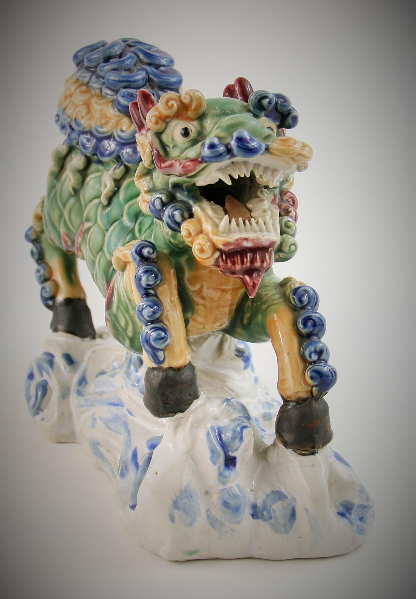 Hand Painted Stoneware Foo Lion Sculpture In Good Condition In Douglas Manor, NY