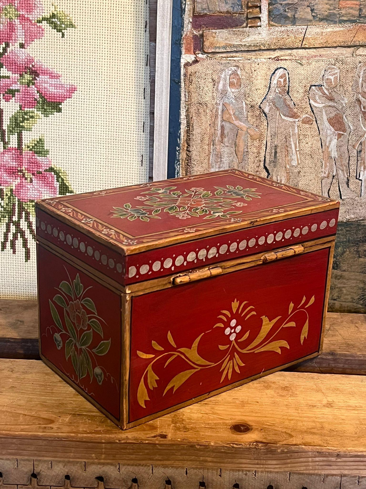 Wood Hand Painted storage Jewelry Box - Made in India For Sale