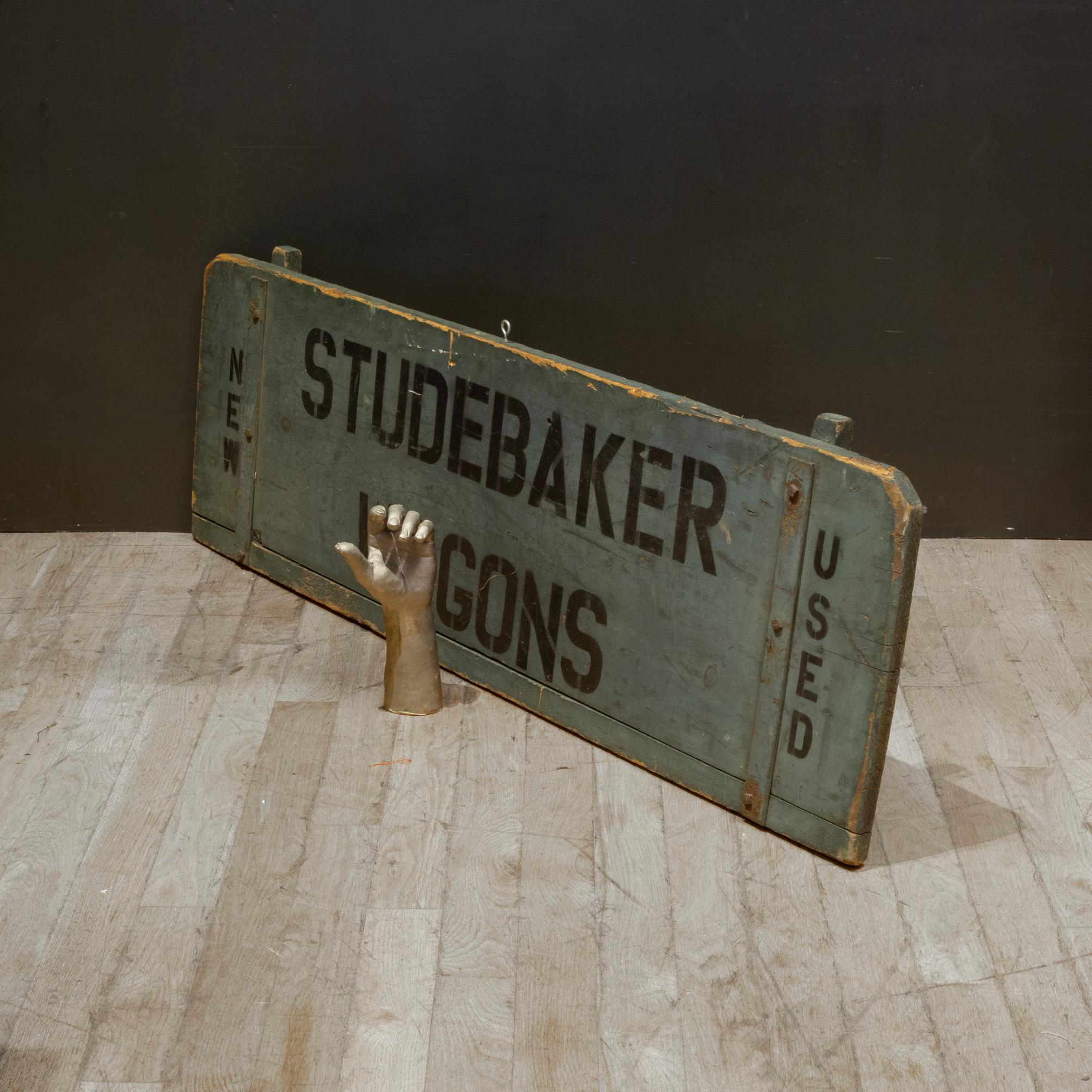 Industriale Insegna di Studebaker Wagons dipinta a mano, 1930 ca. in vendita